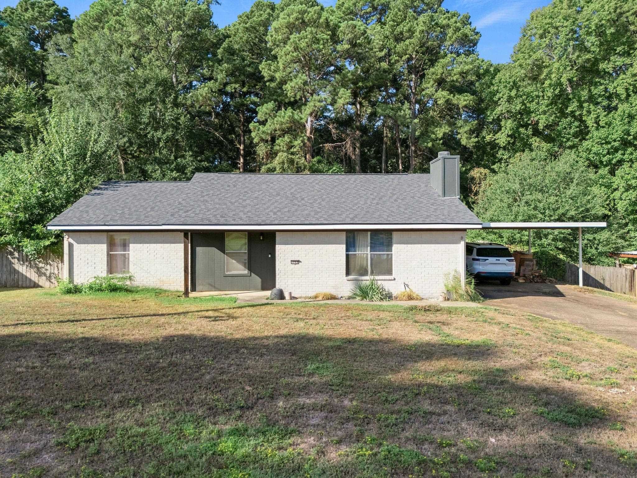 3733 Dowell Dr — photo