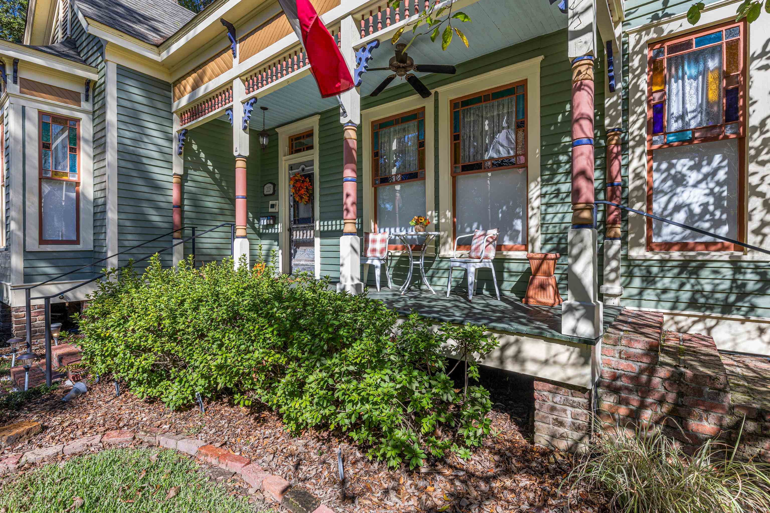 203 E Dixon, Jefferson, TX 75657 — photo 2