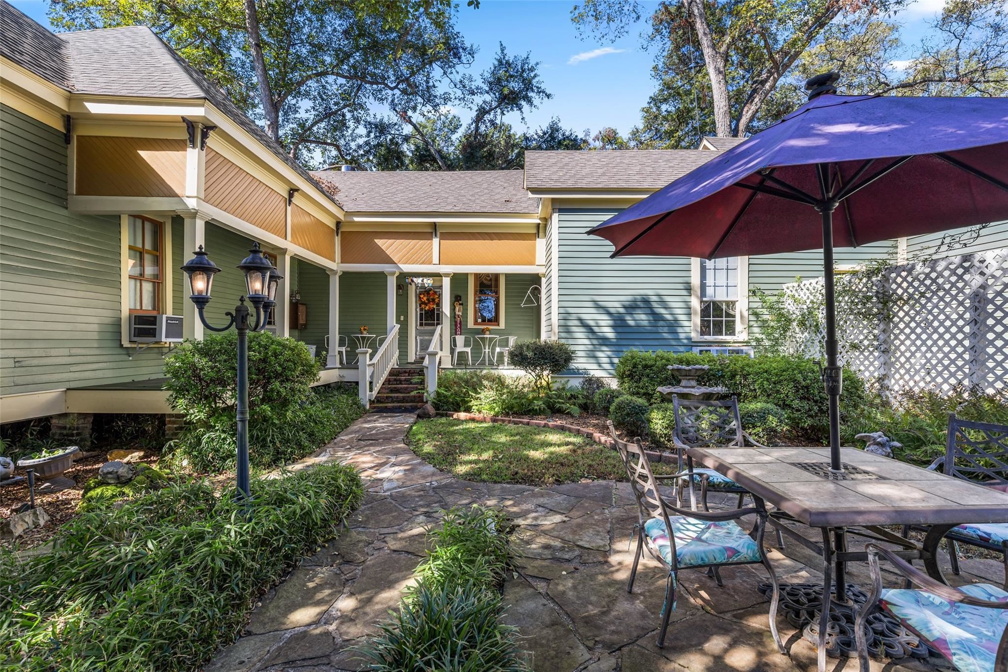203 E Dixon, Jefferson, TX 75657 — photo 3
