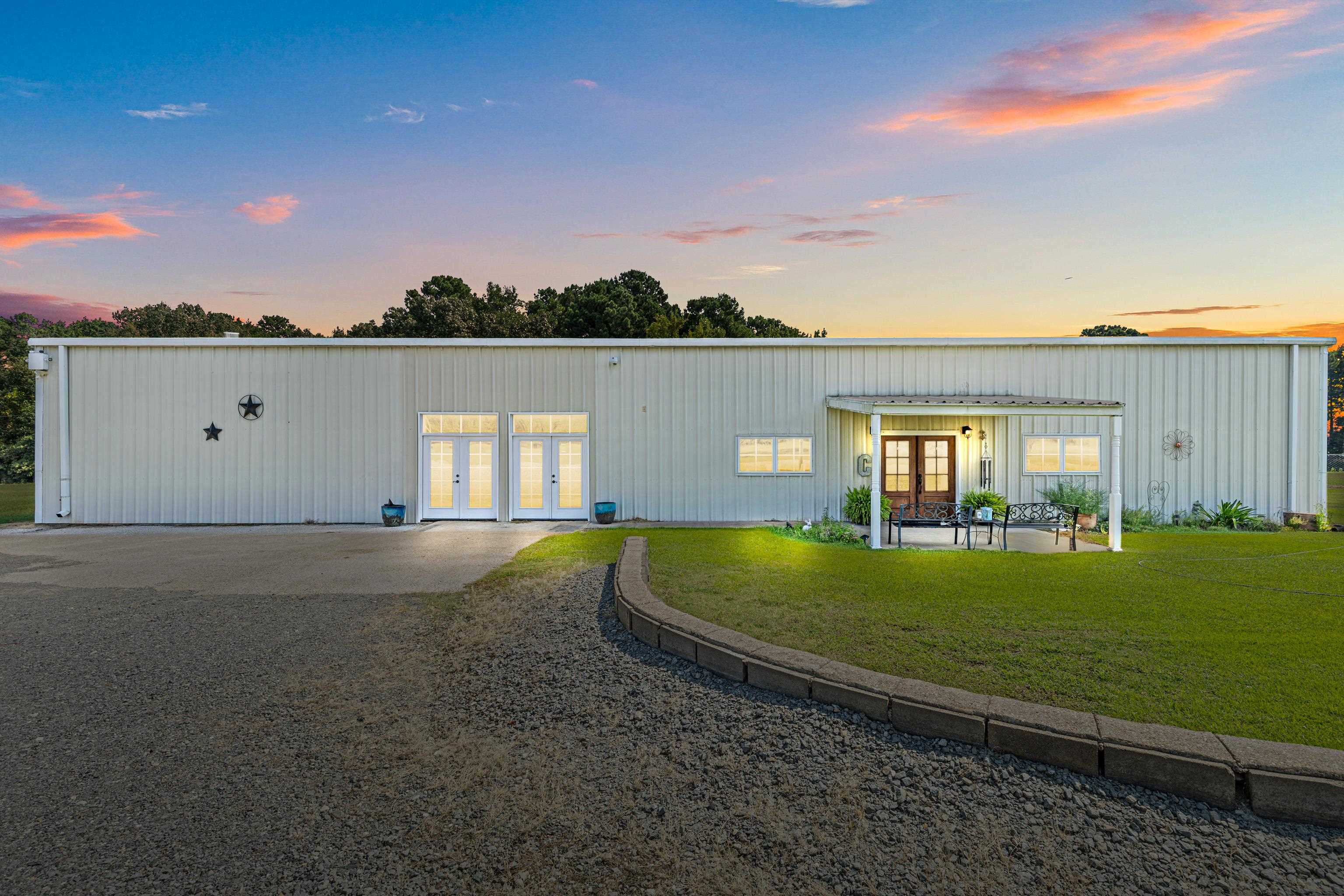 2801 E SH 31 — photo