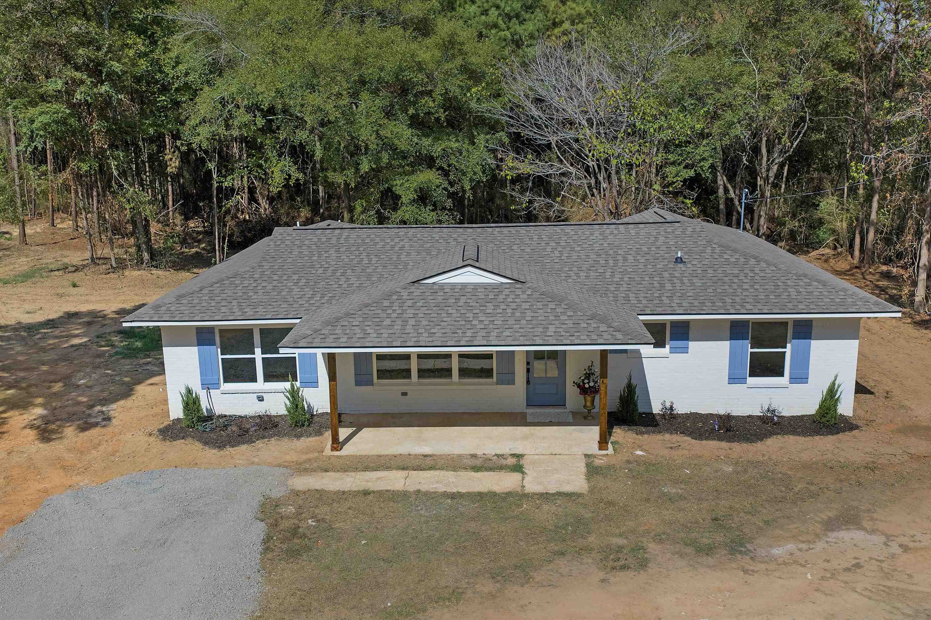 170 Ellis Drive — photo