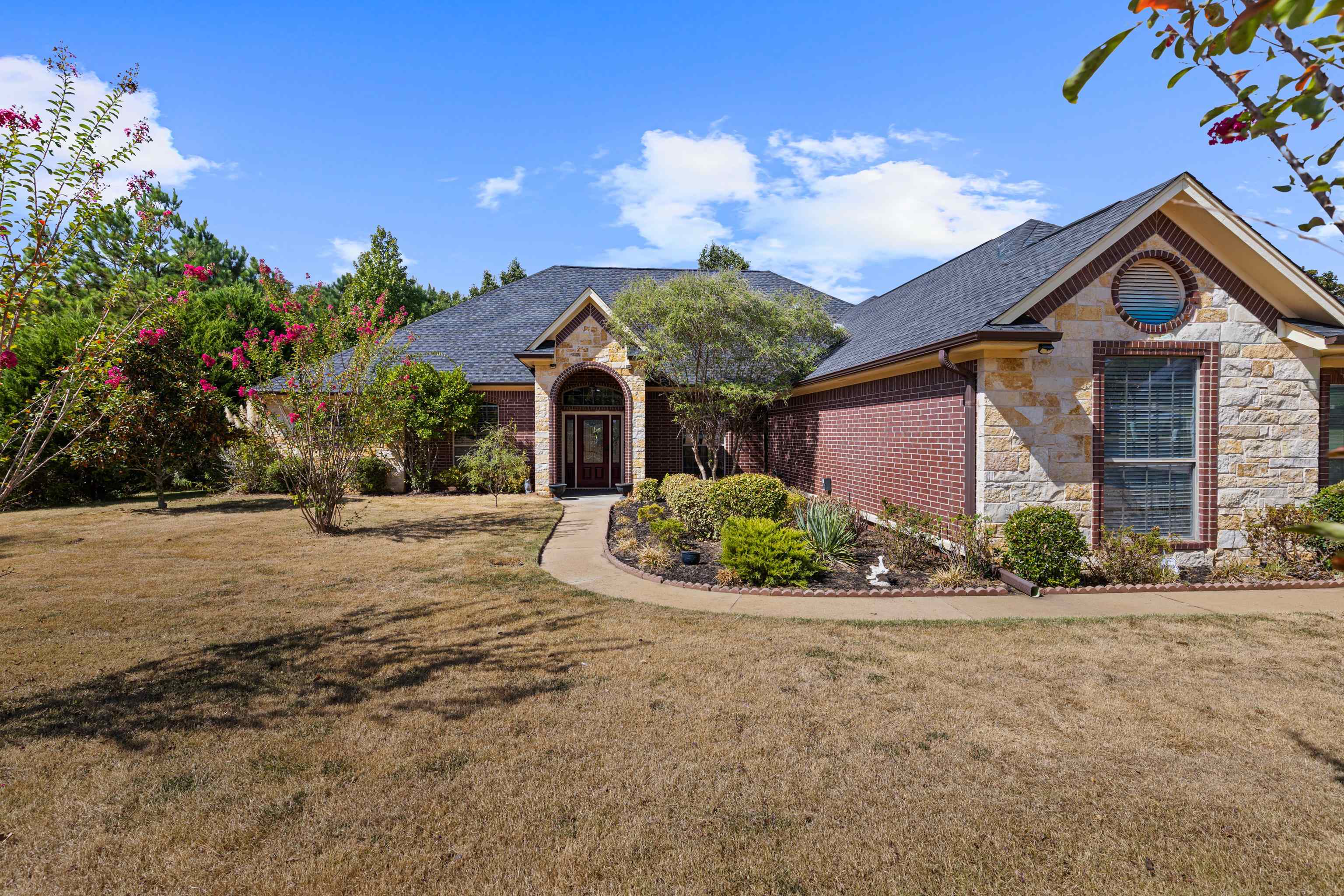 120 Ashbriar Lane — photo