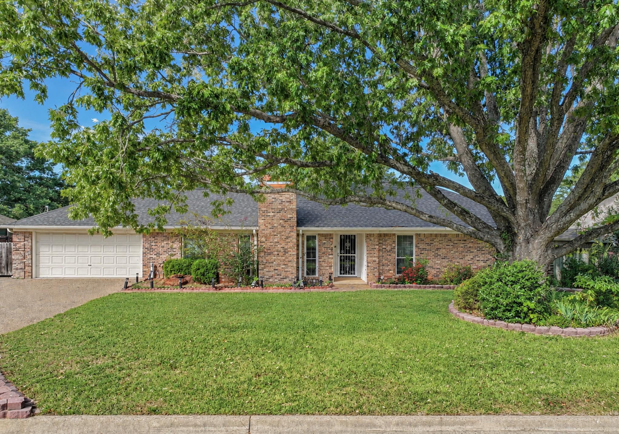 3863 Lamb Drive — photo