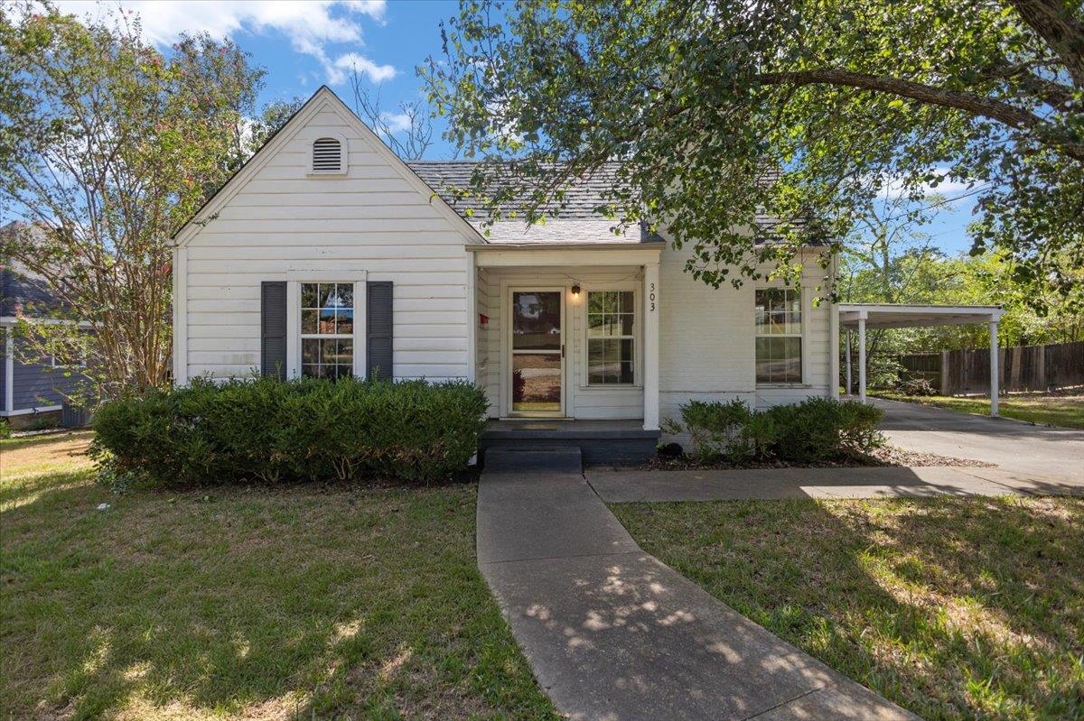303 W. Colllins — photo