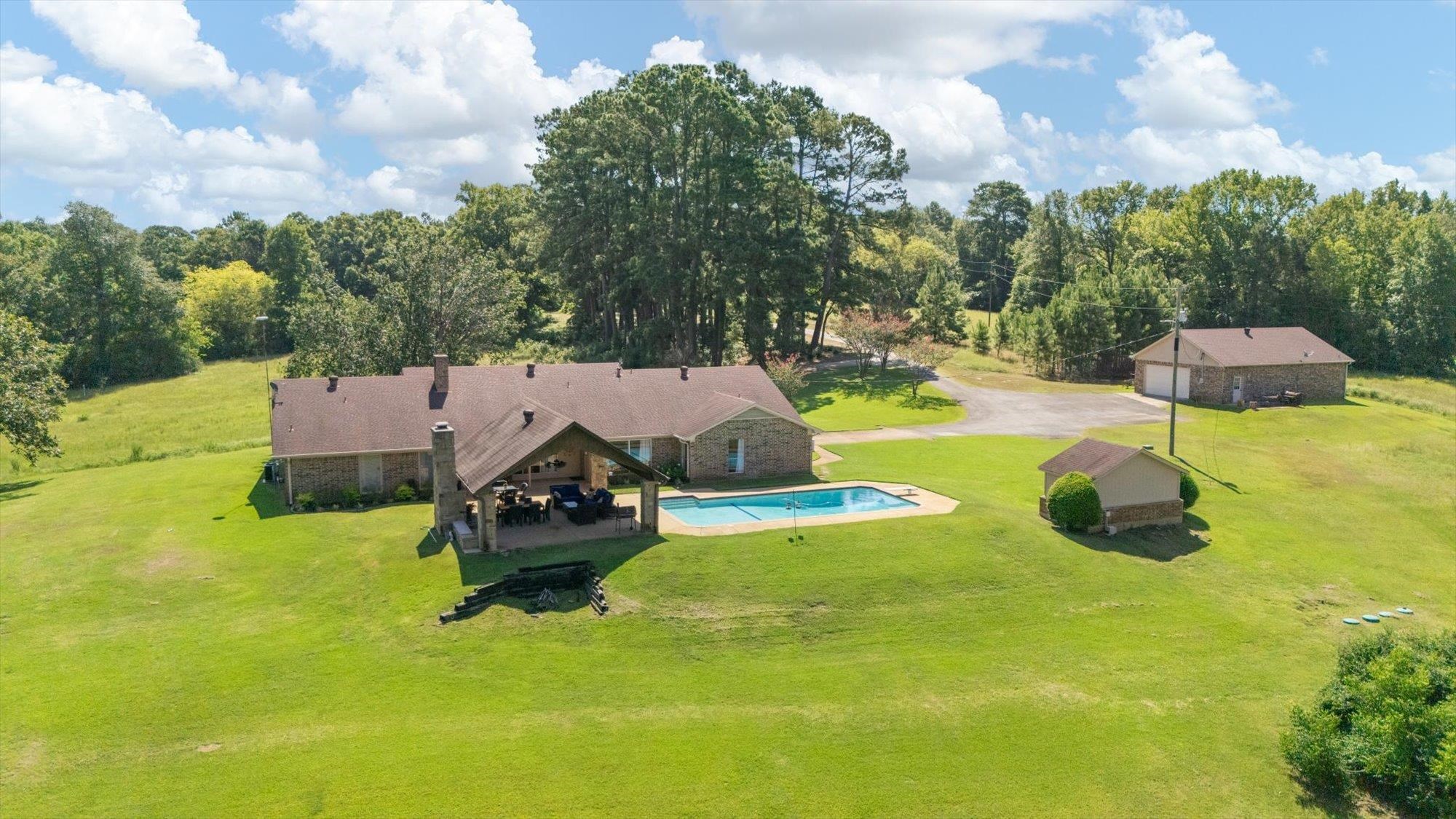 1899 Hunter Road, Longview, TX 75605 — photo 2