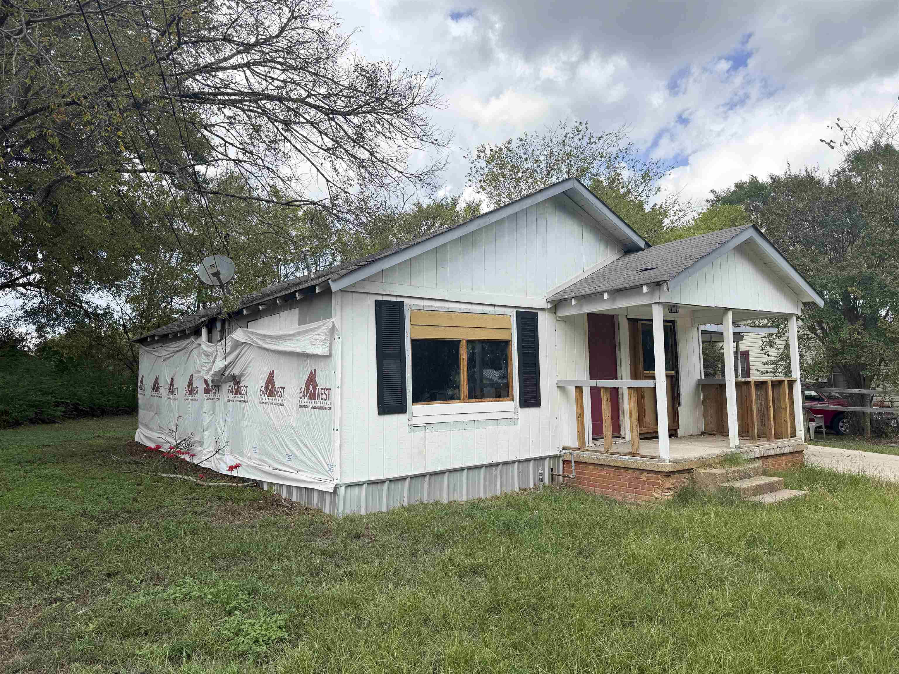 705 Wilson, Henderson, TX 75652 — photo 2
