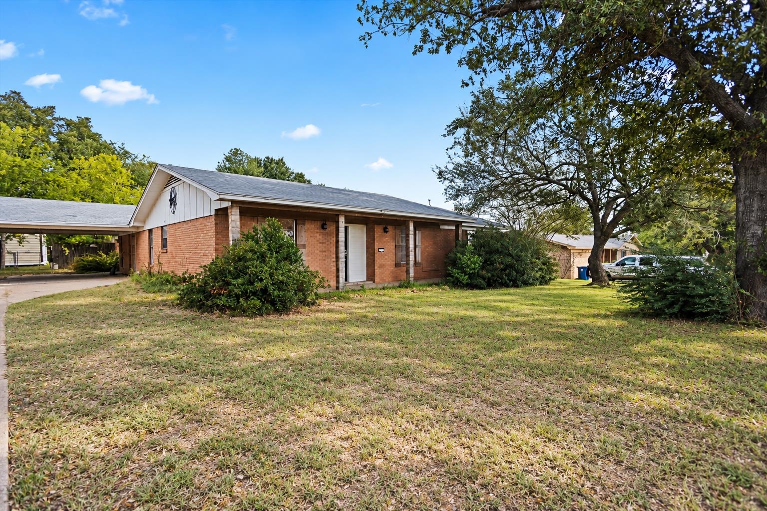 3309 FM 2495 — photo