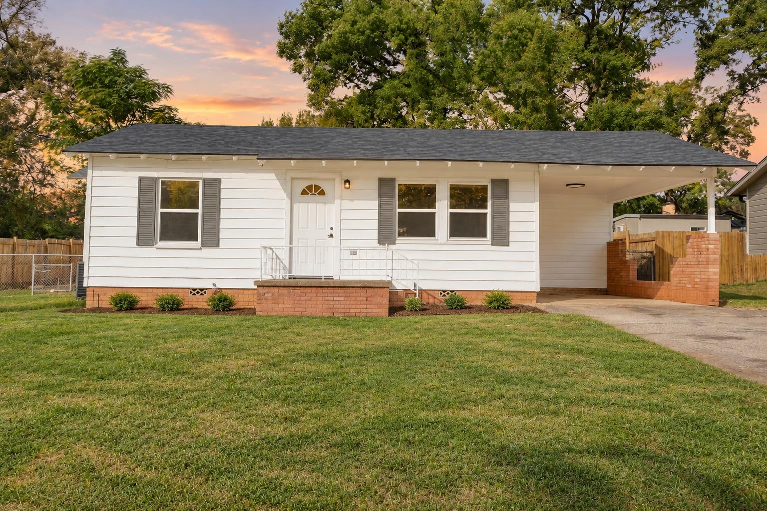 318 Woodlawn Drive — photo