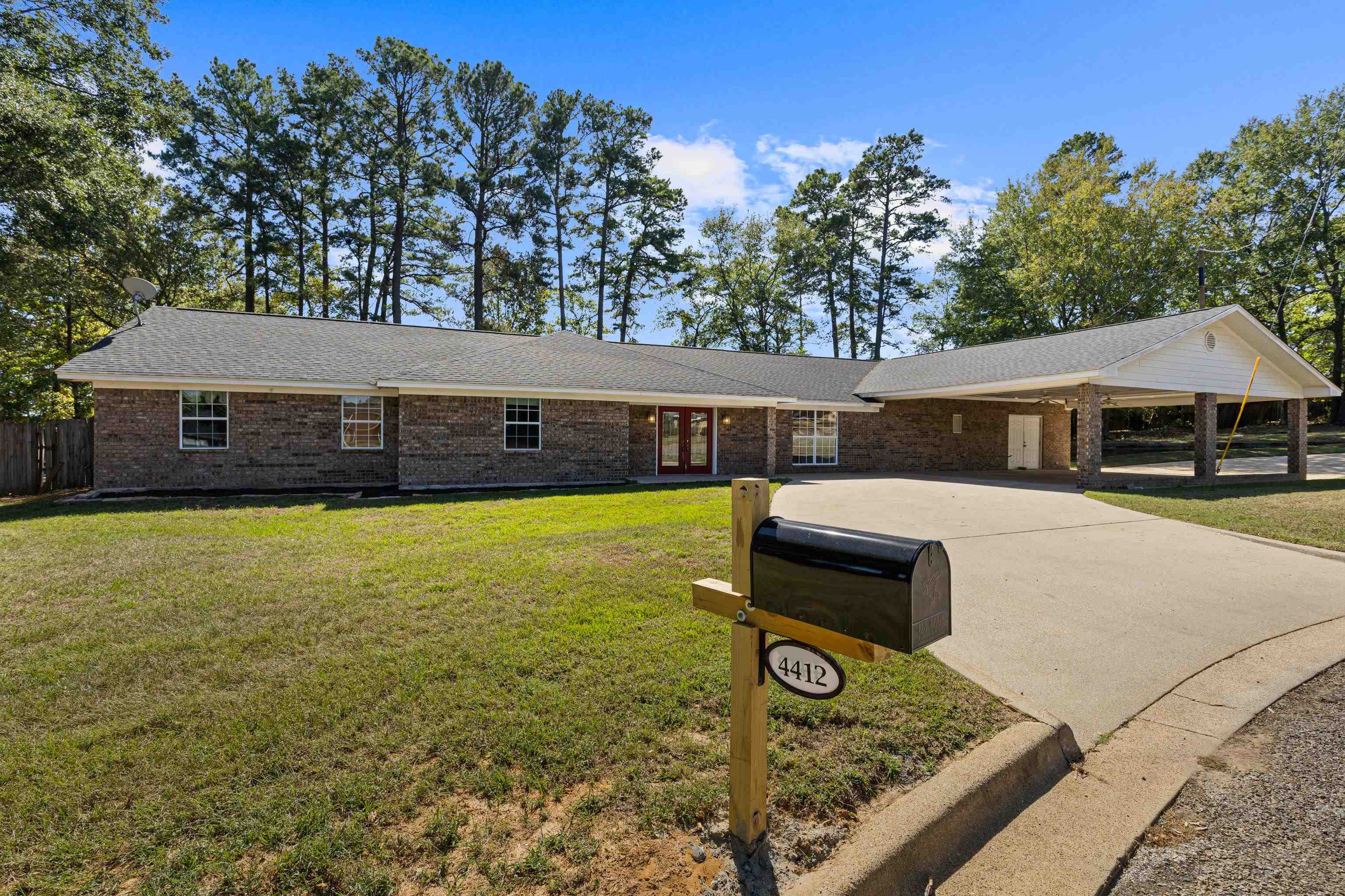 4412 Rosewood Circle — photo