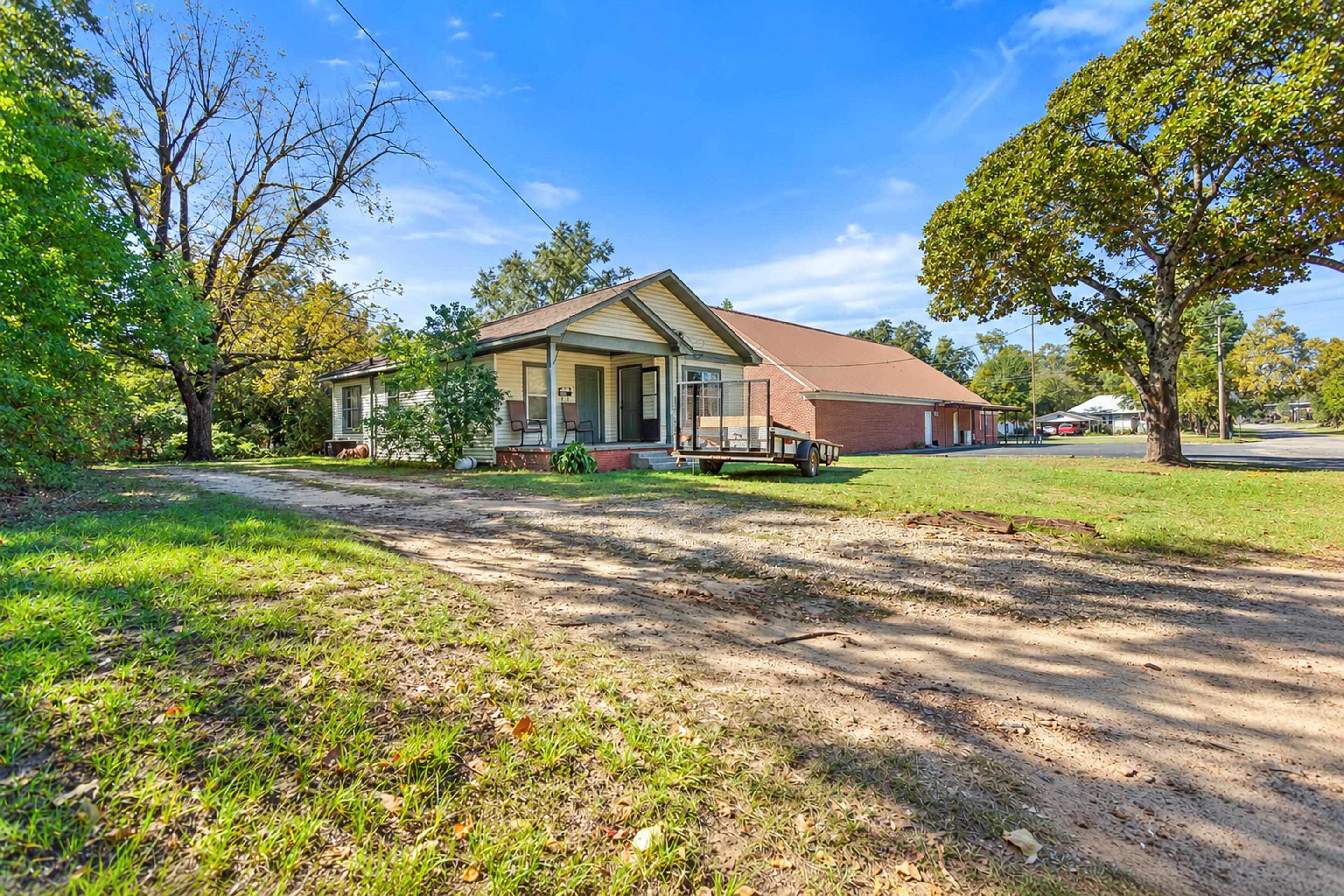 406 E Watson Street, Jefferson, TX 75657 — photo 2