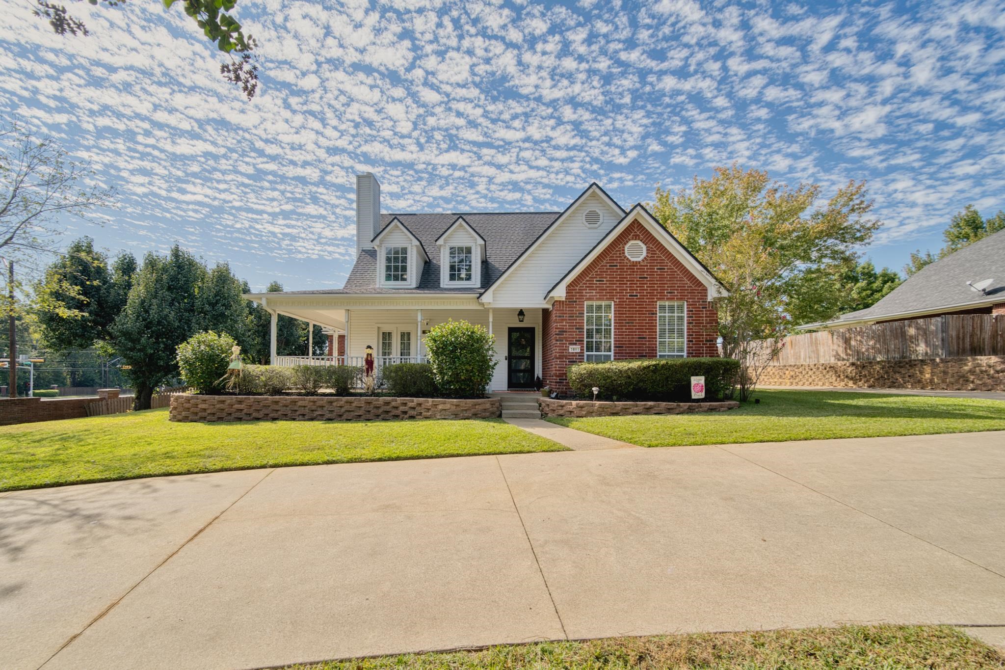 3801 Holly Ridge Drive — photo