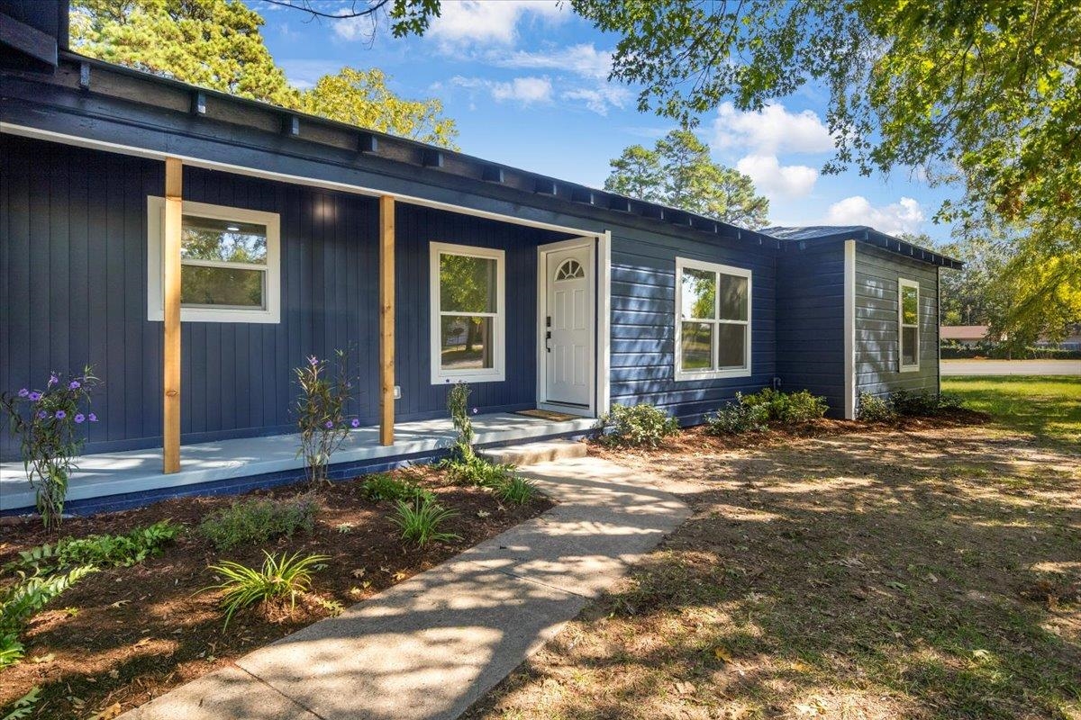 209 Doyle — photo