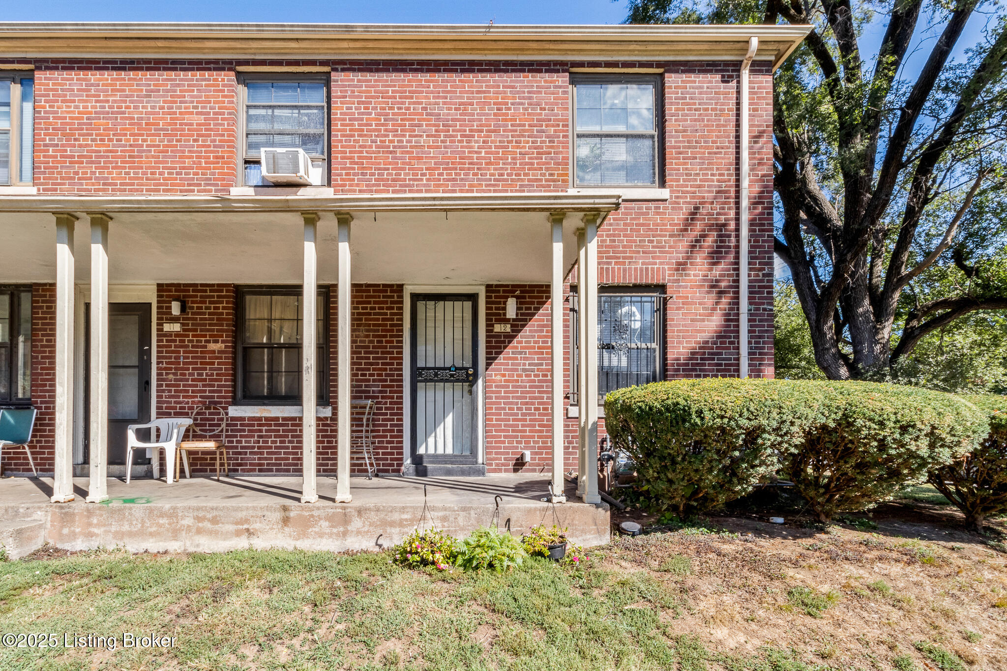 12 College Ct — photo