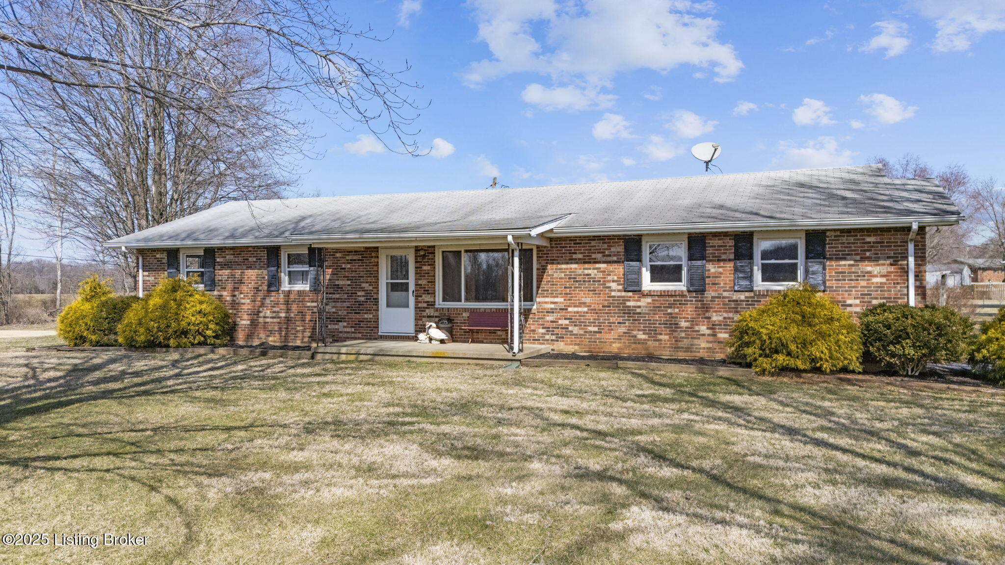 6734 N SR 7 — photo
