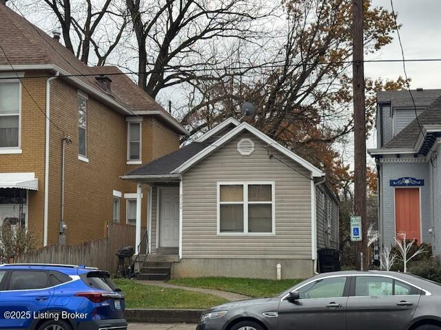 2120 W Main St — photo