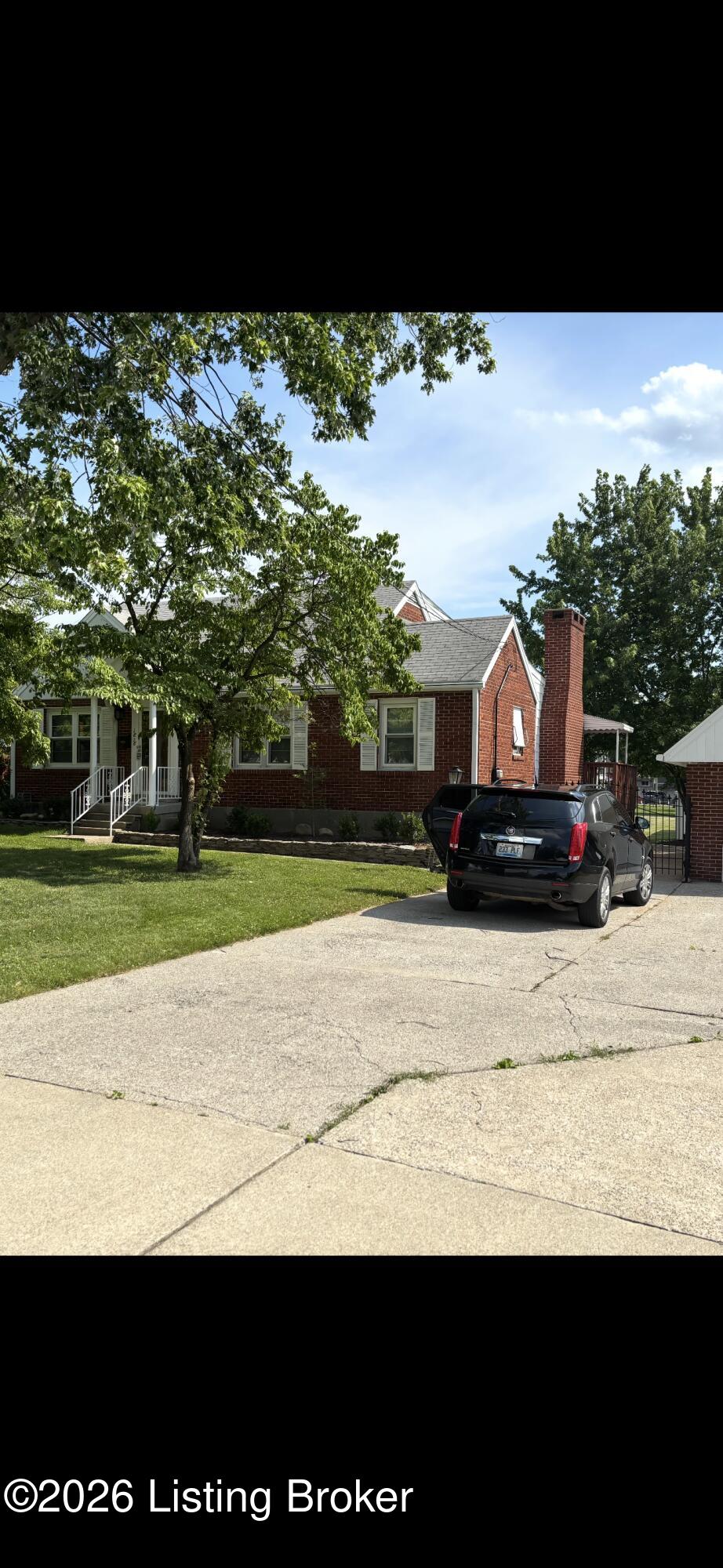 1818 Lewiston Dr — photo