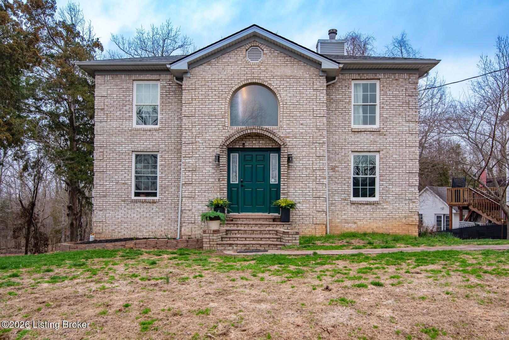 182 Woodview Dr — photo