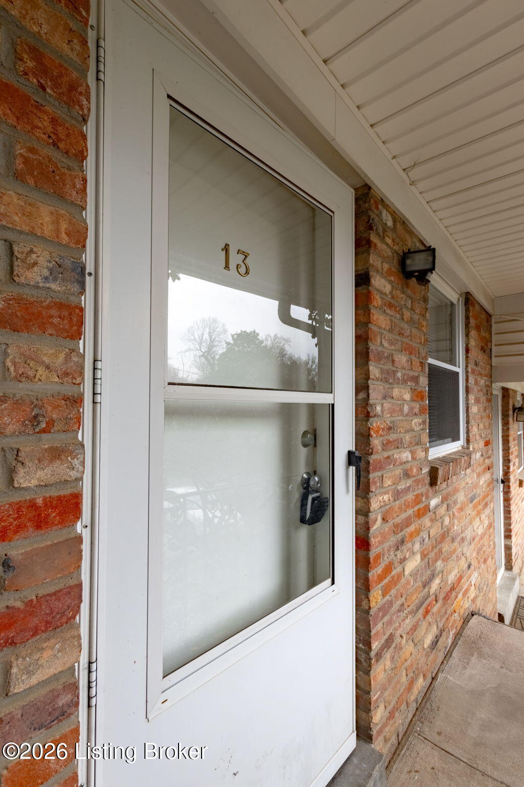 198 Crescent Ave Apt 13 — photo
