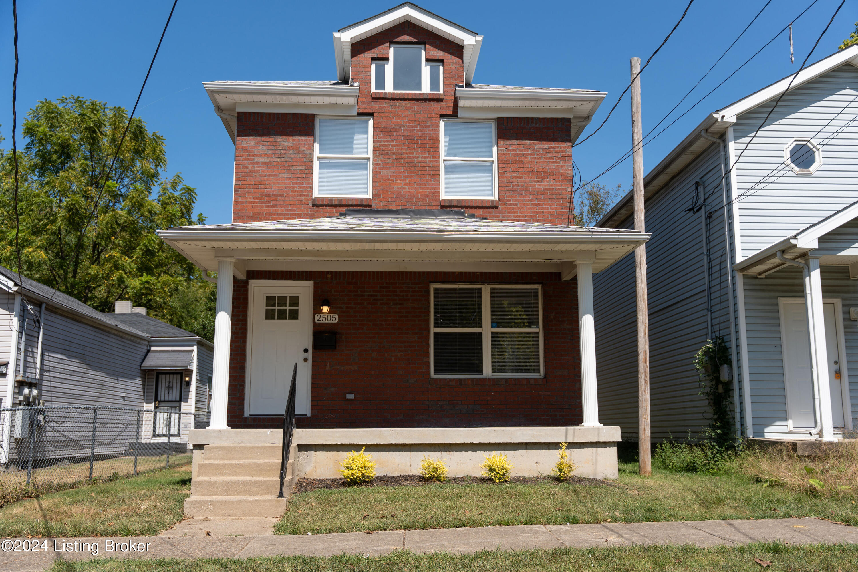 2505 Cedar St — photo