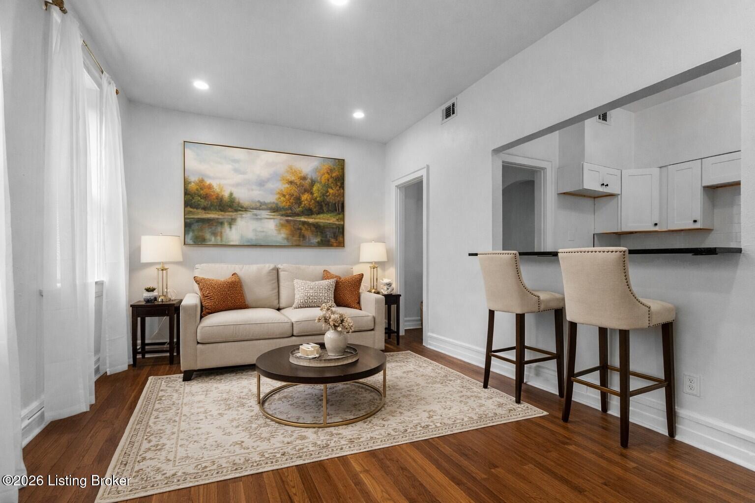 409 W Gaulbert Ave 301 — photo