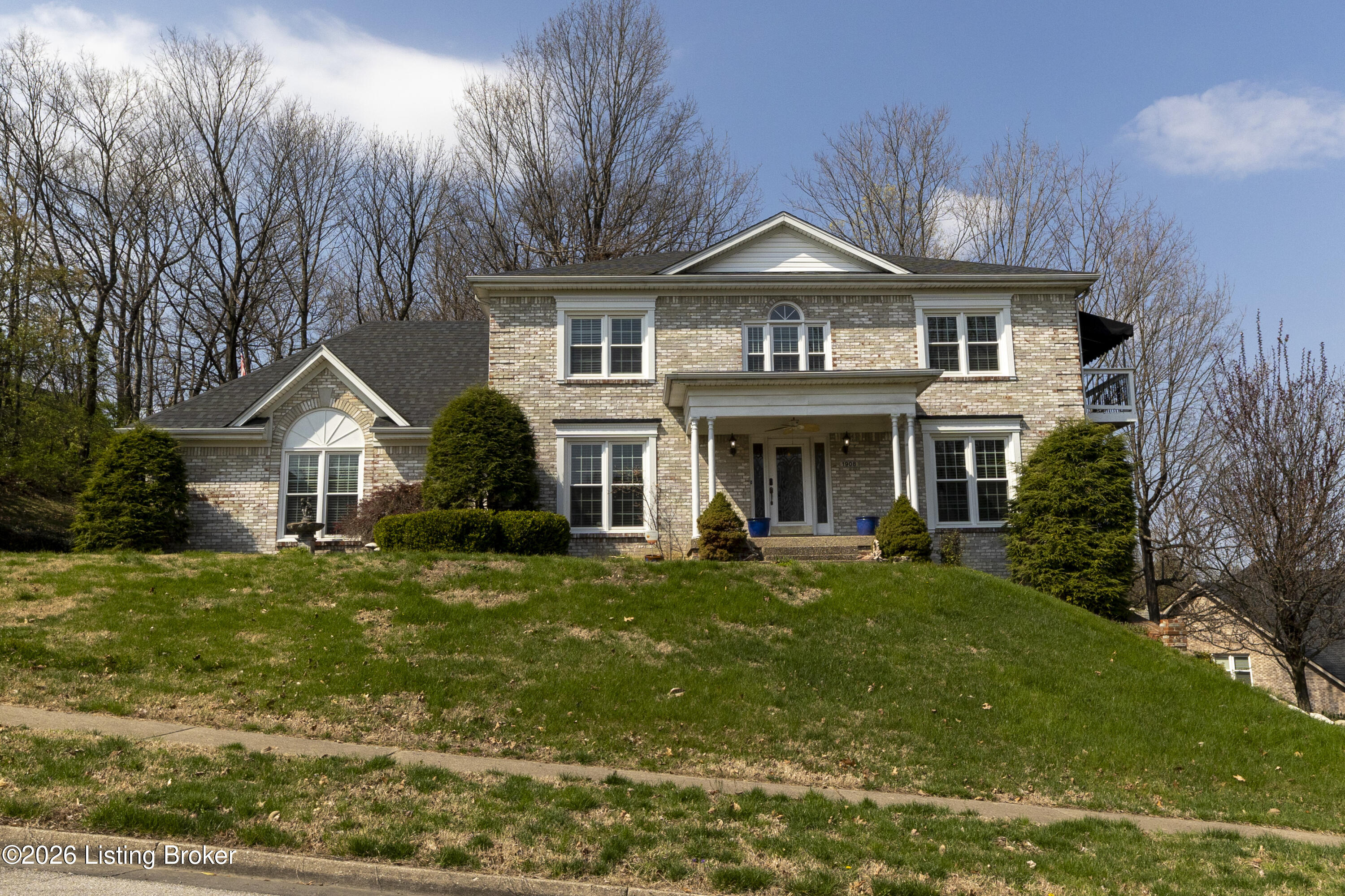 1908 Riva Ridge Rd, Louisville, KY 40214