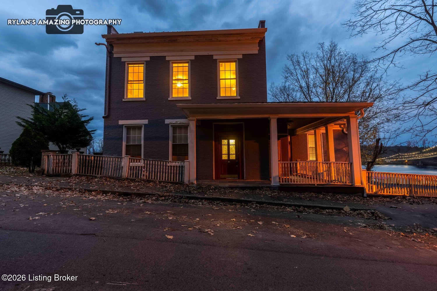 315 W 3rd St — photo