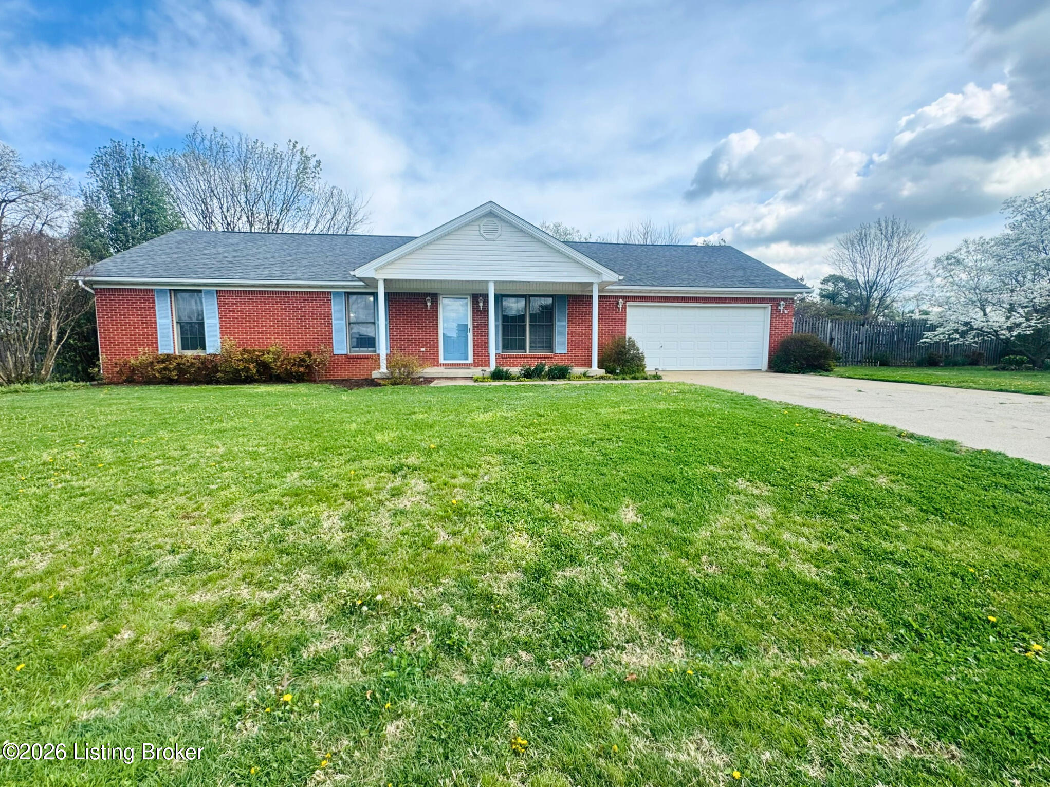 2806 Oakwood Dr — photo