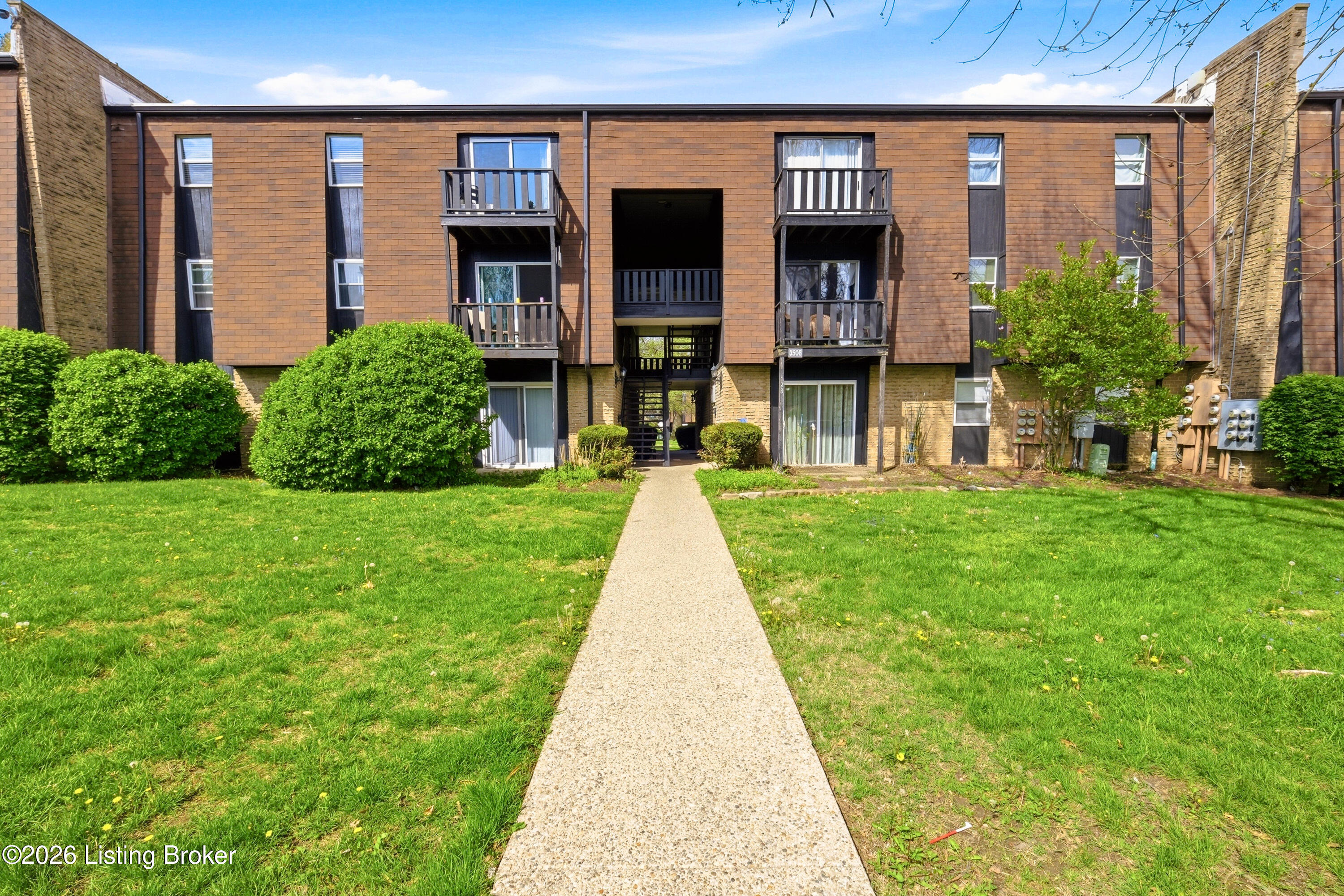 3506 Lodge Ln Apt 326 — photo