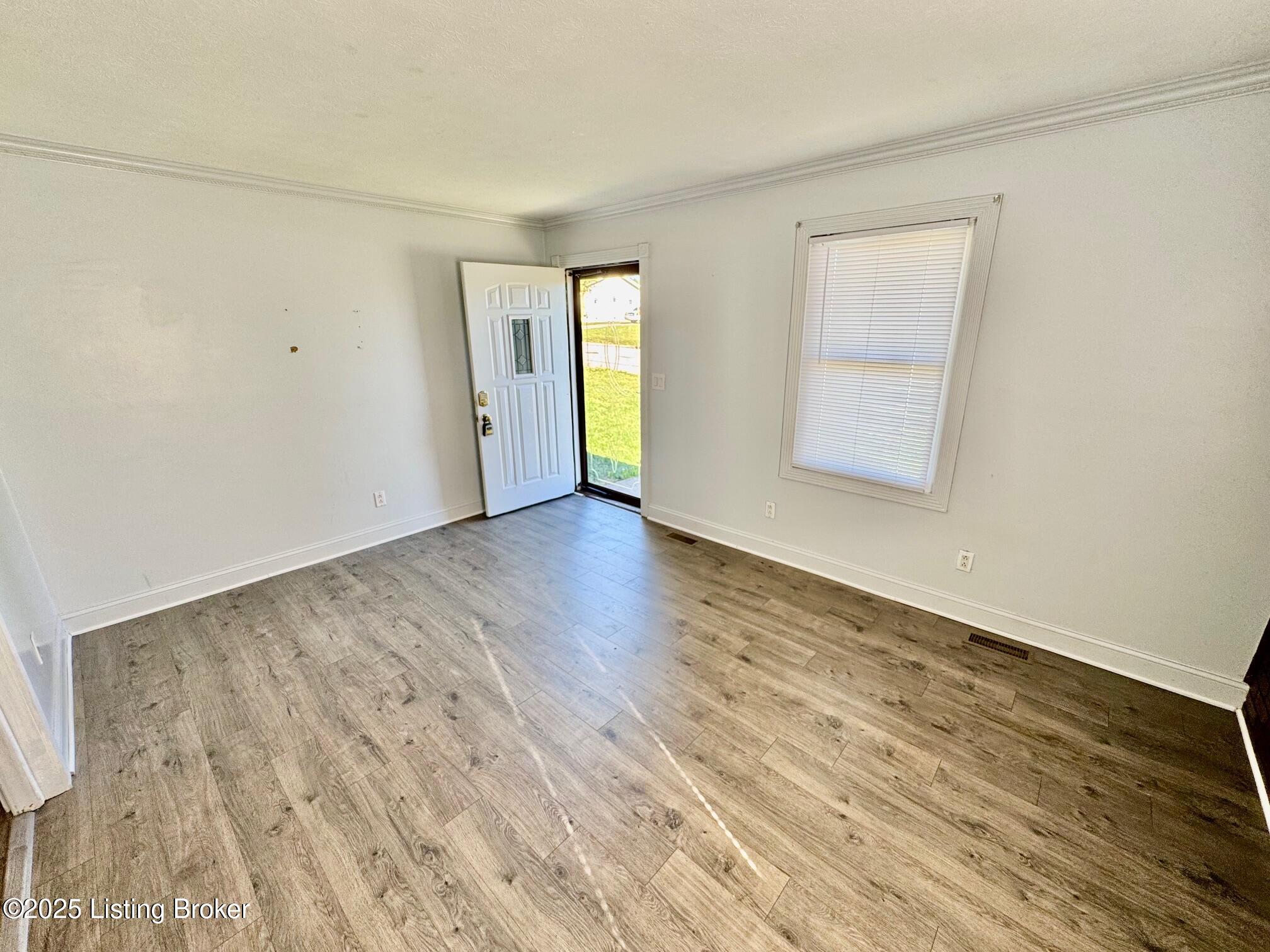 210 Rizer Ave, Springfield, KY 40069 — photo 3