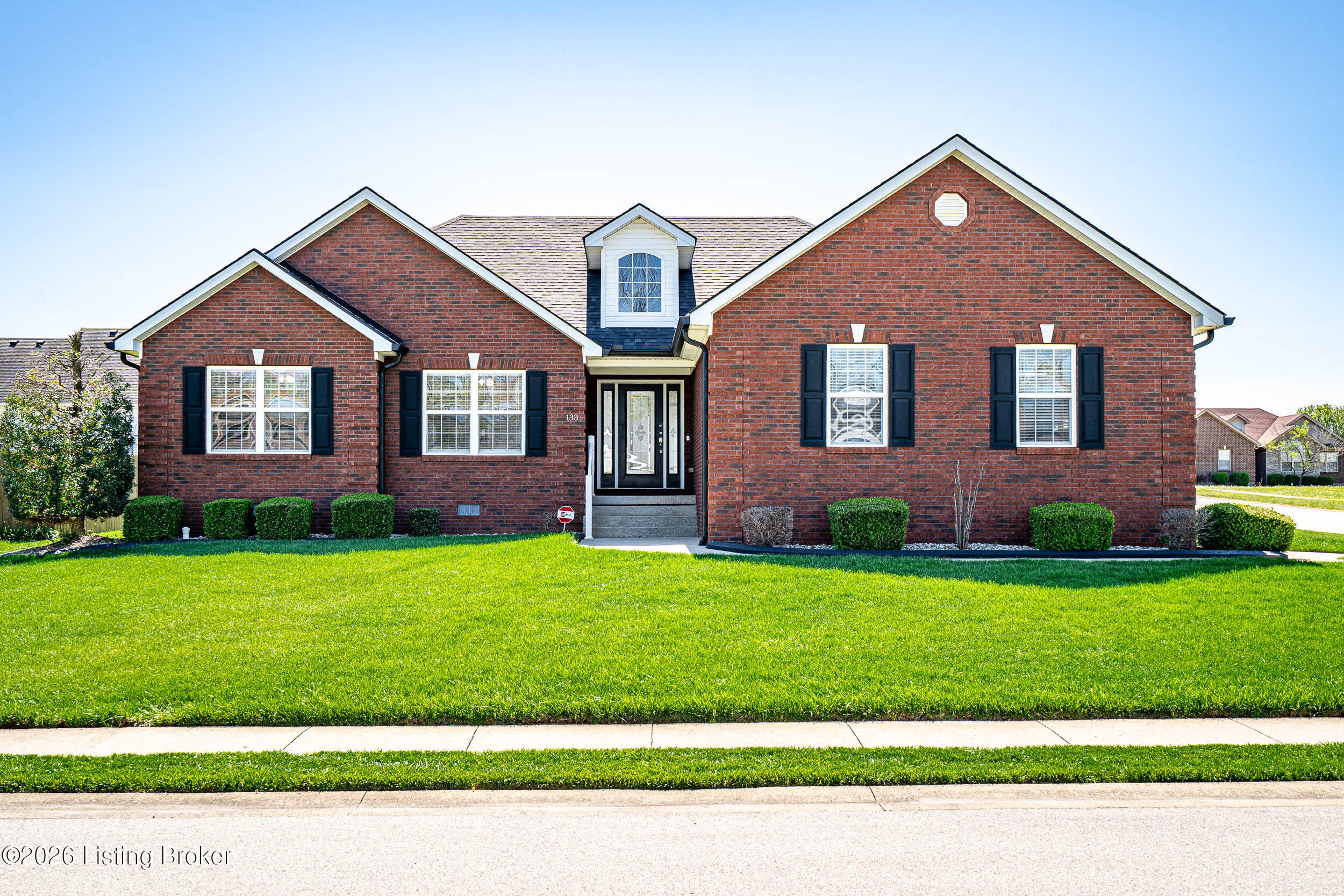 133 E Piedmont Dr — photo