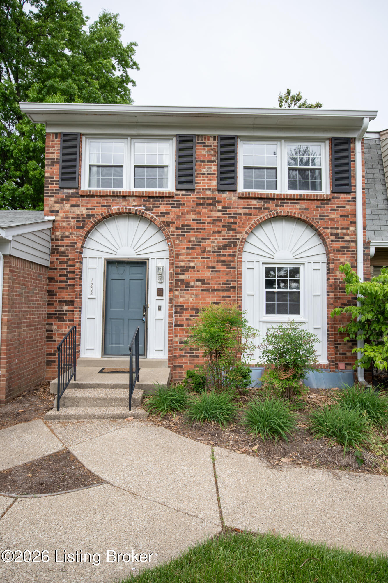 1208 Dalmally Ct — photo