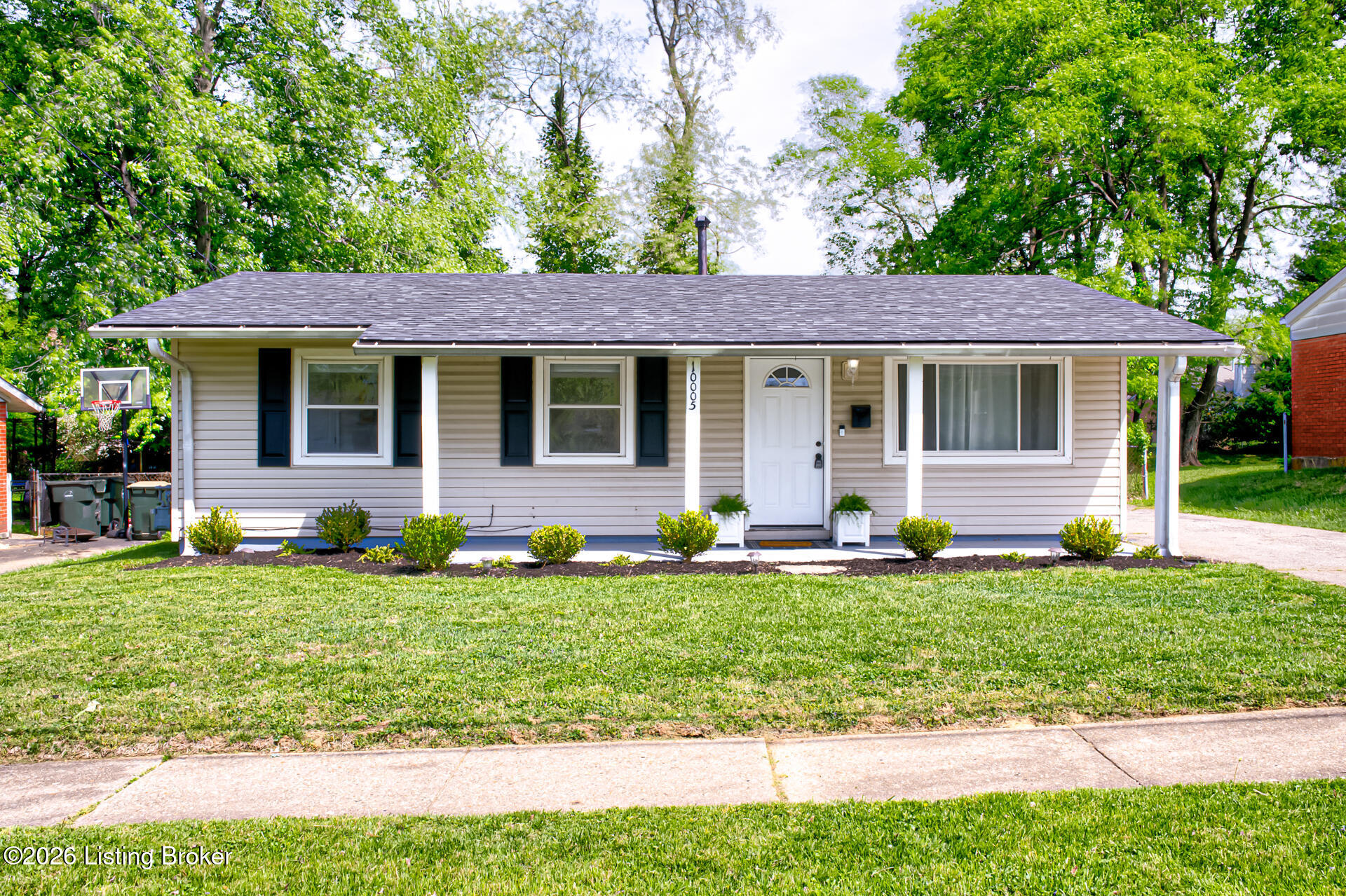 10005 Robsion Rd, Louisville, KY 40299 — photo 2