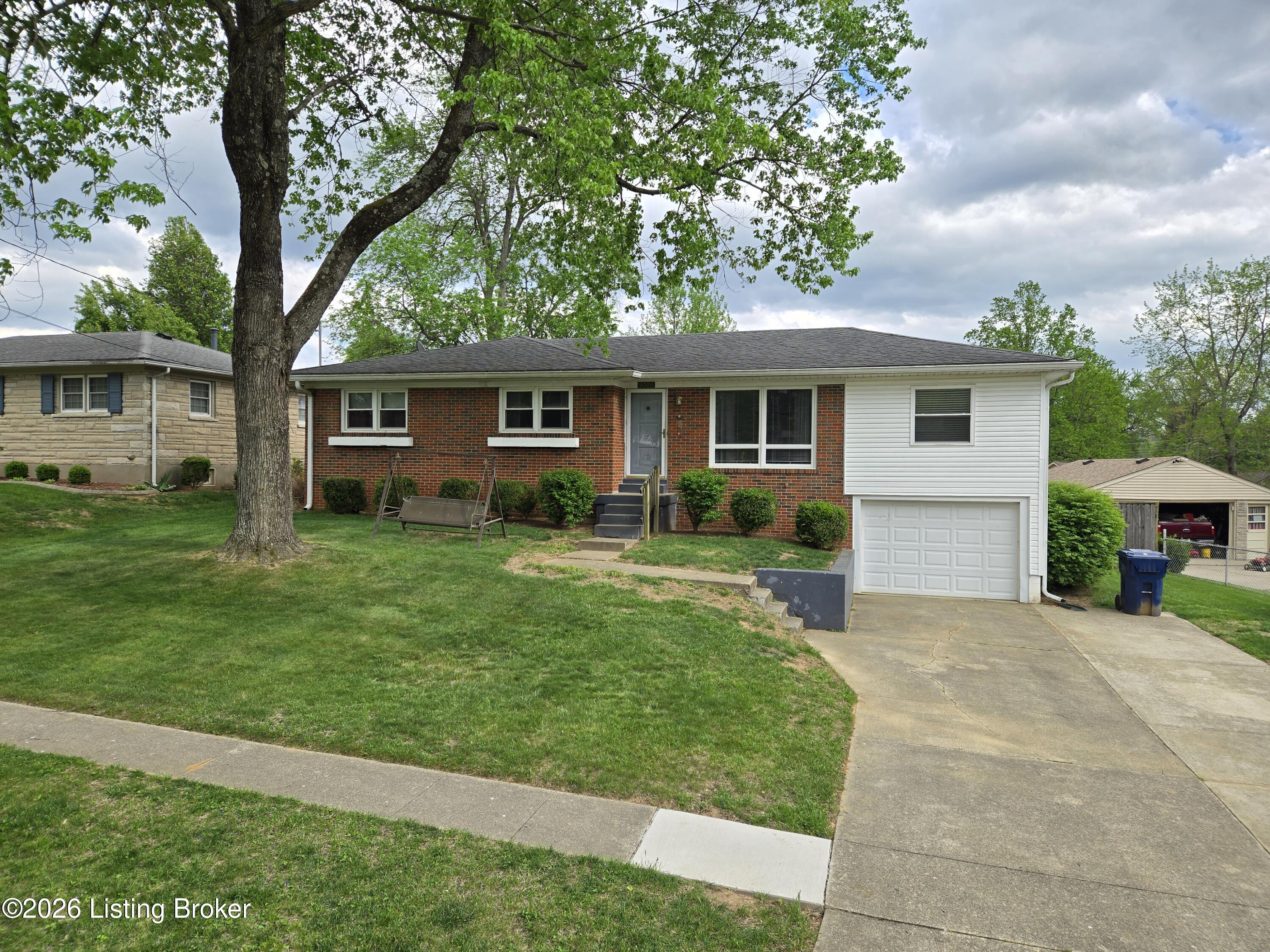 9005 Wooddale Dr — photo