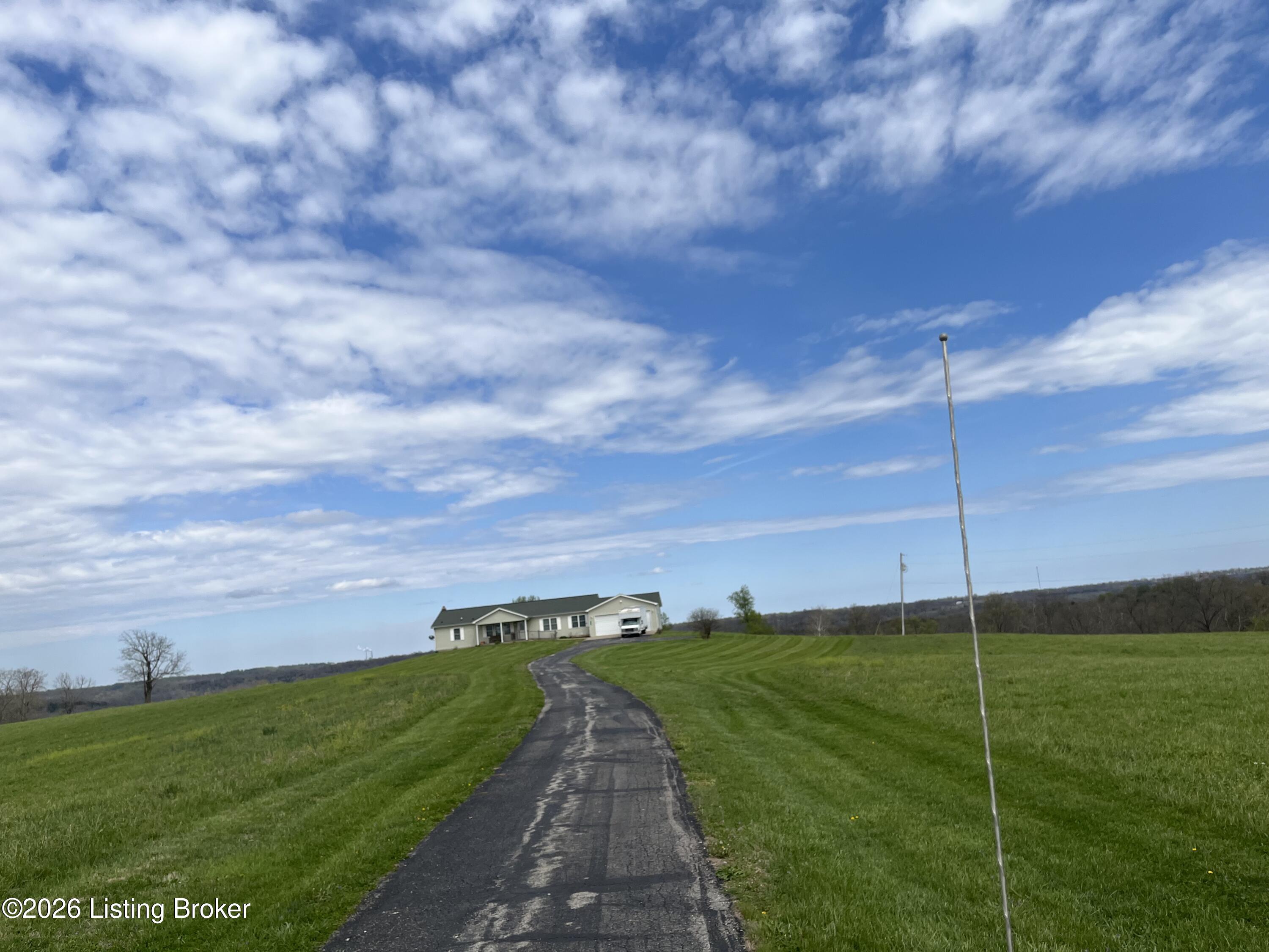 1568 Bray Ridge Rd — photo