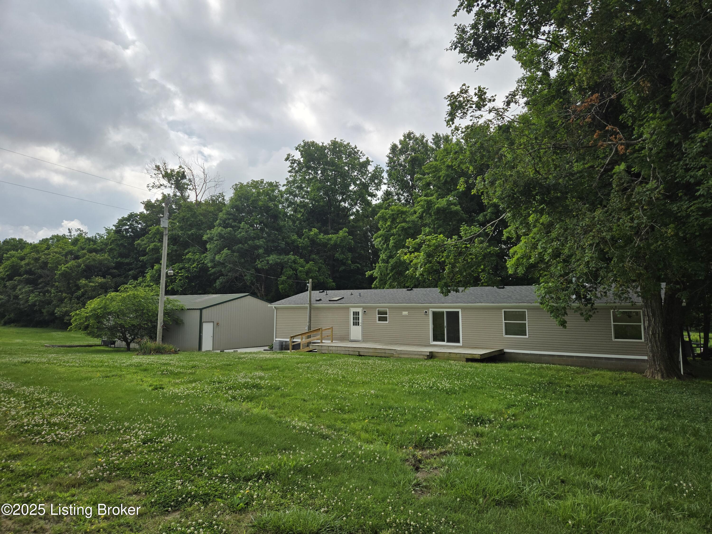 2131 Ridge Rd, Shepherdsville, KY 40165 — photo 2