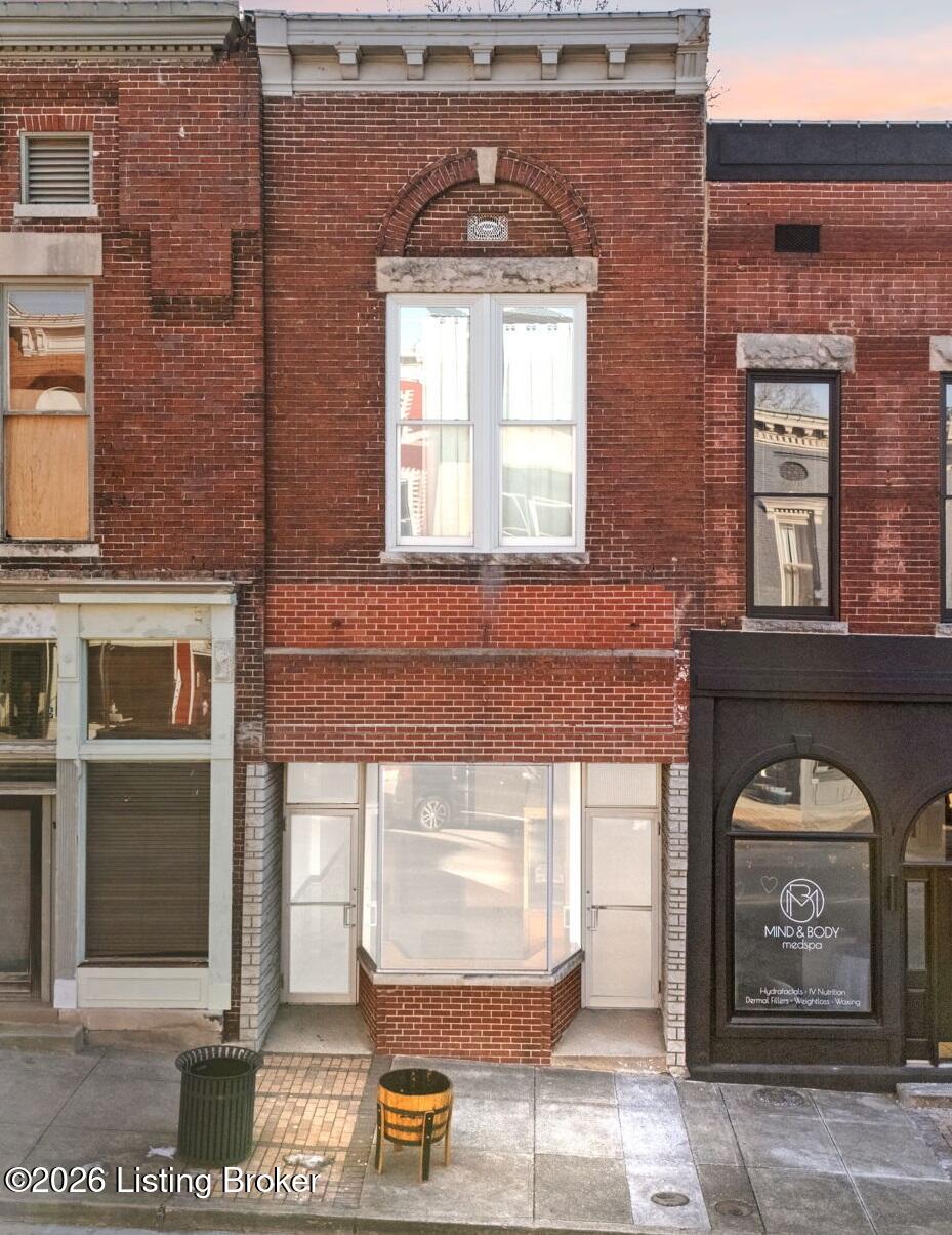 192 S Main St — photo
