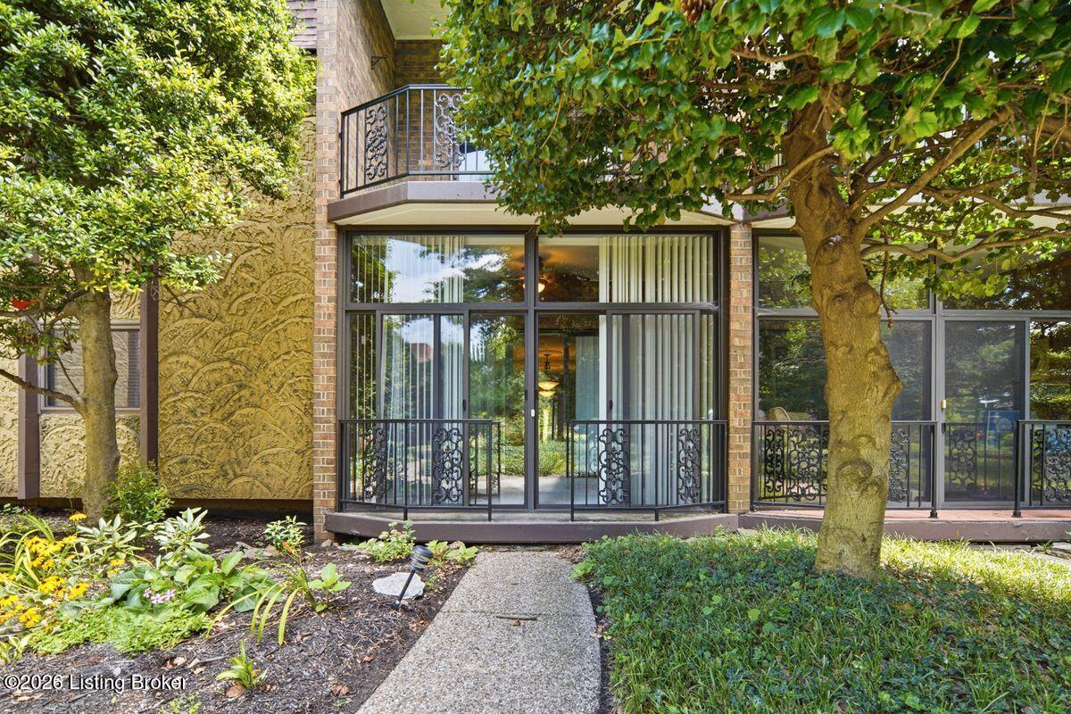 1602 Gardiner Ln Apt 130 — photo