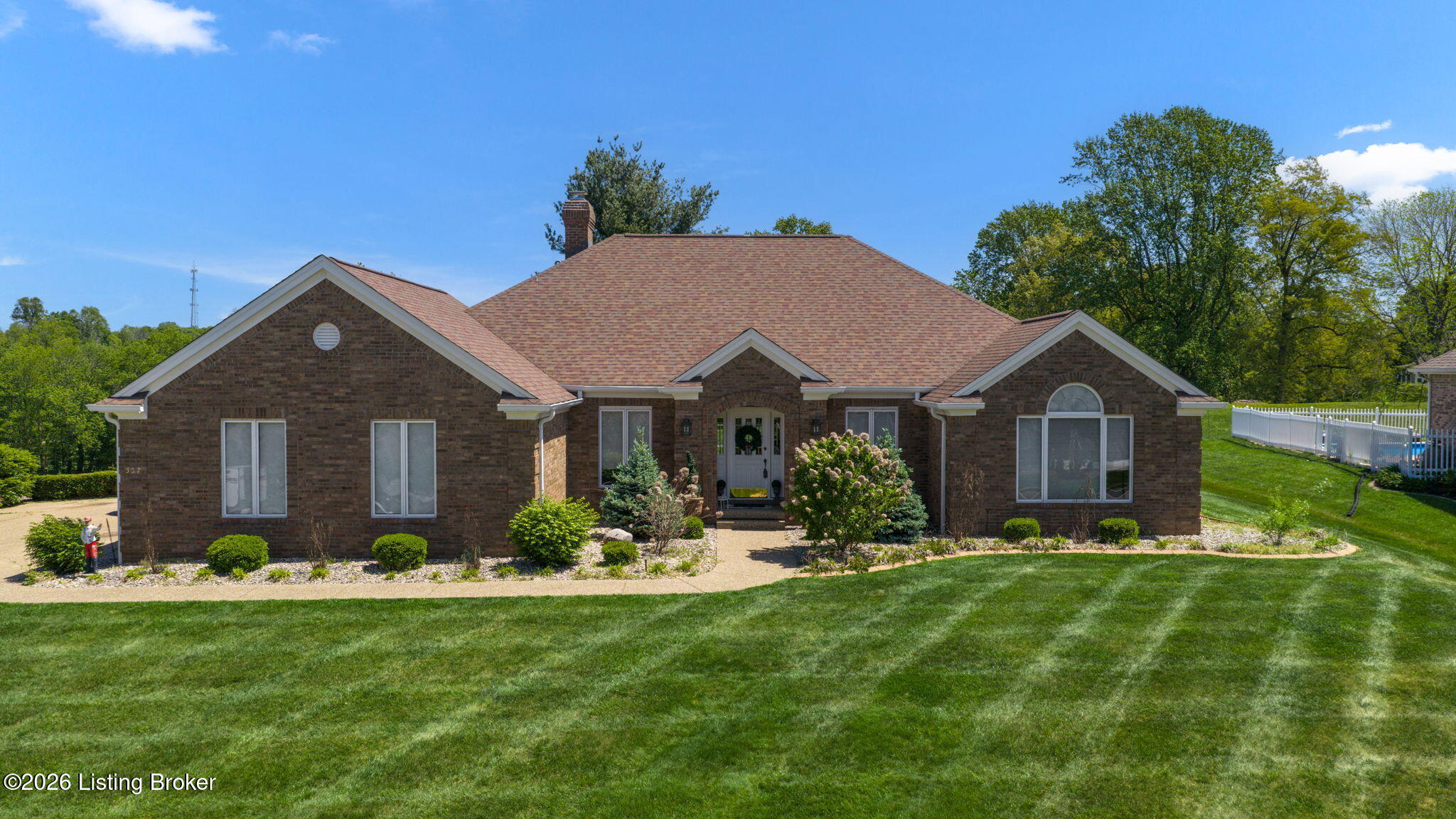 557 Saint Andrews Dr — photo