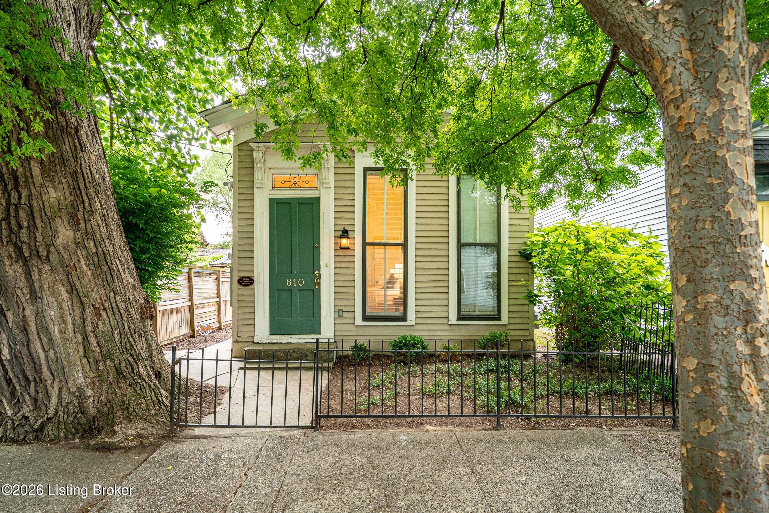 610 Myrtle St — photo
