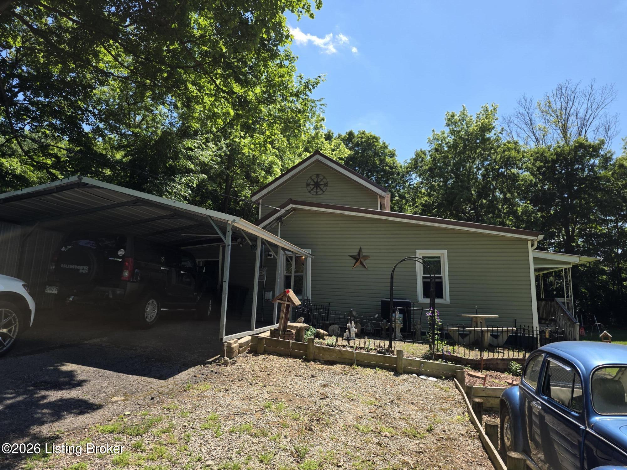 3981 Woodlawn Rd — photo