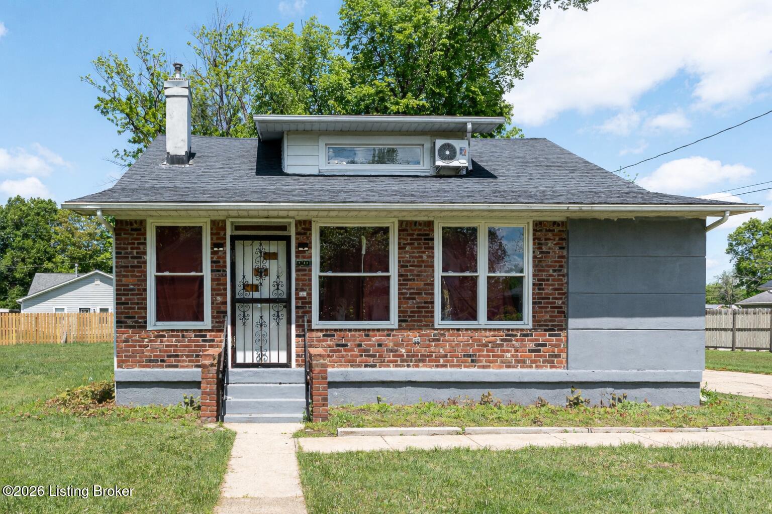 9201 Jefferson Ave — photo