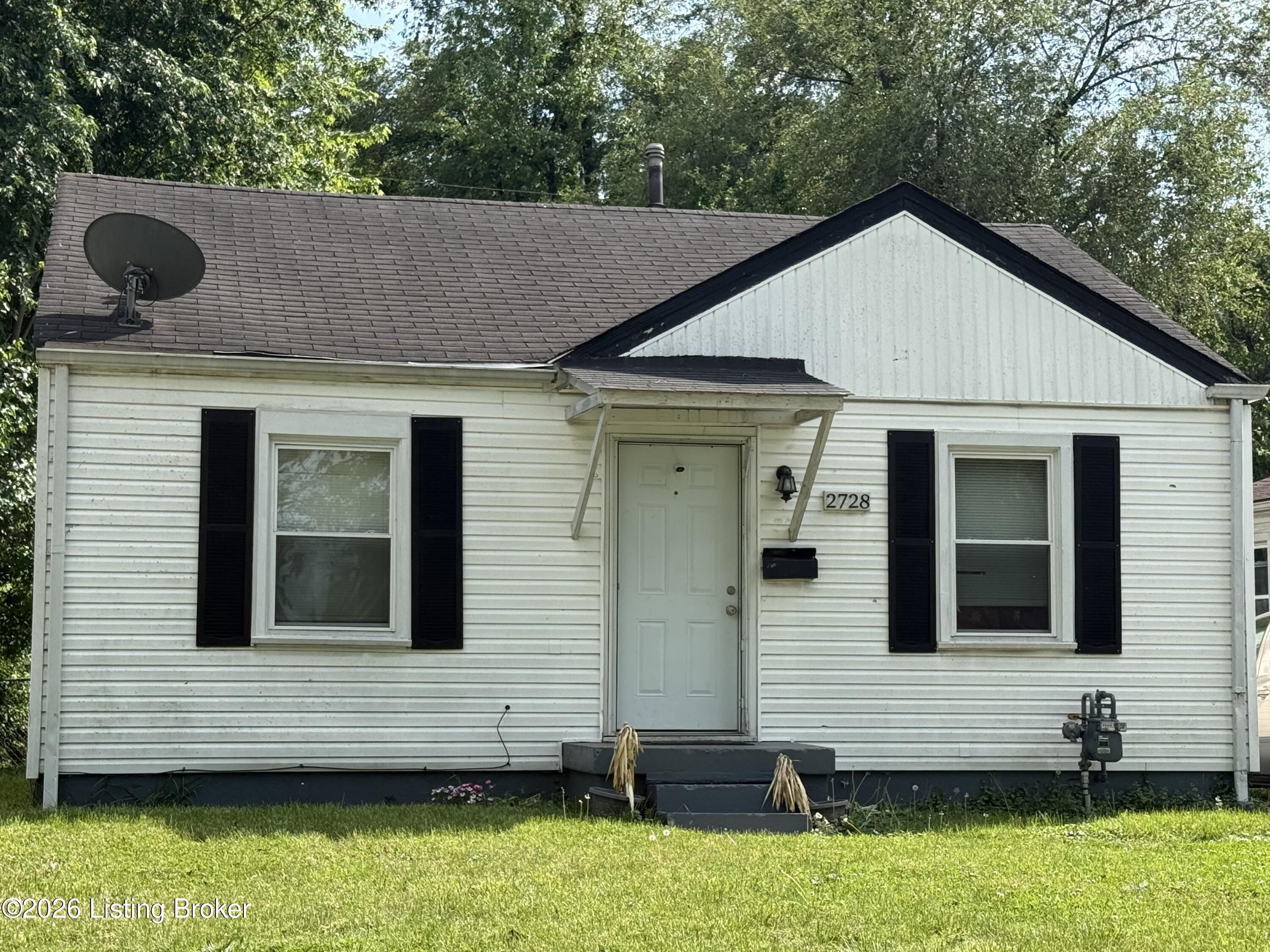 2728 Algonquin Pkwy — photo