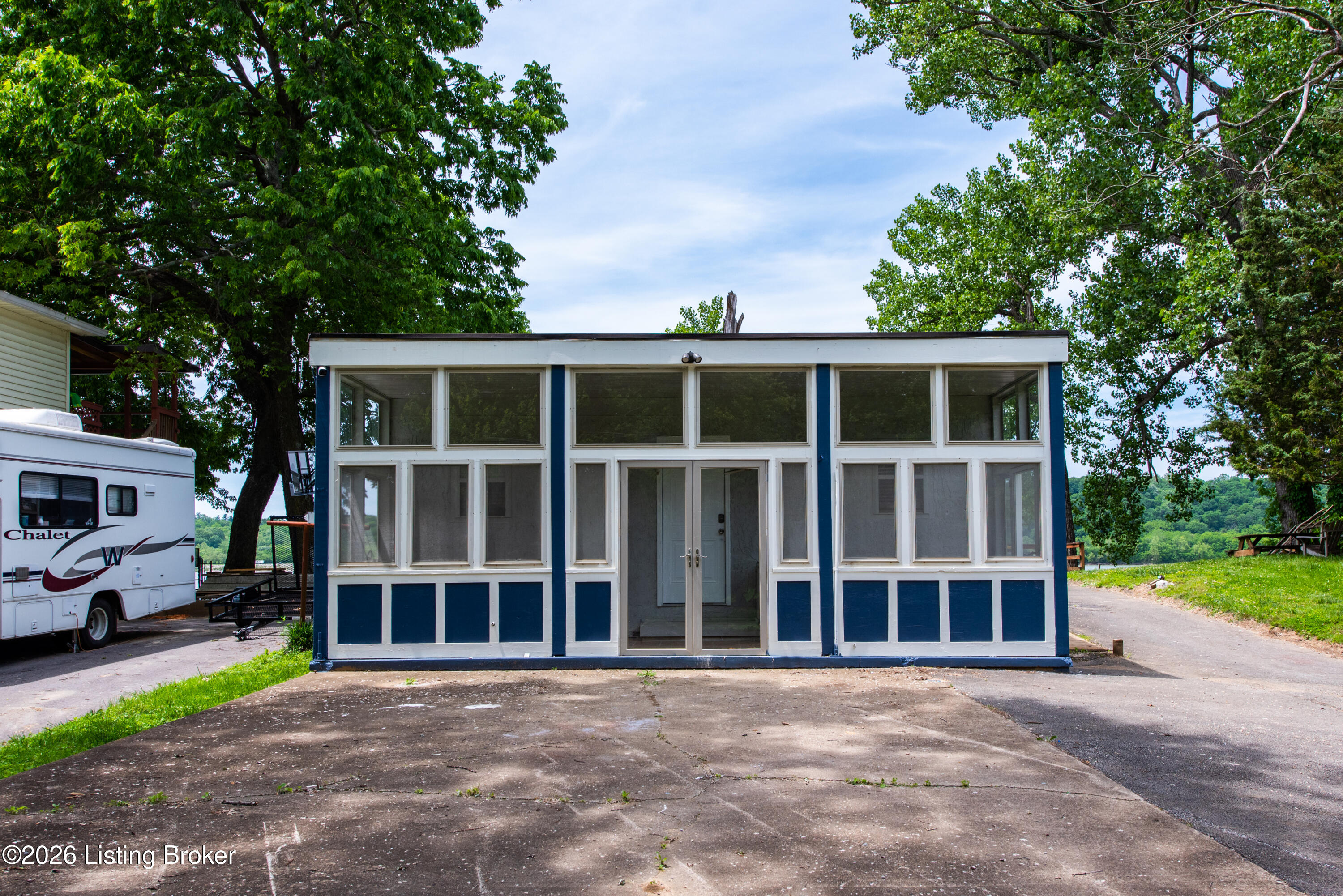 1706 Riverside Dr — photo