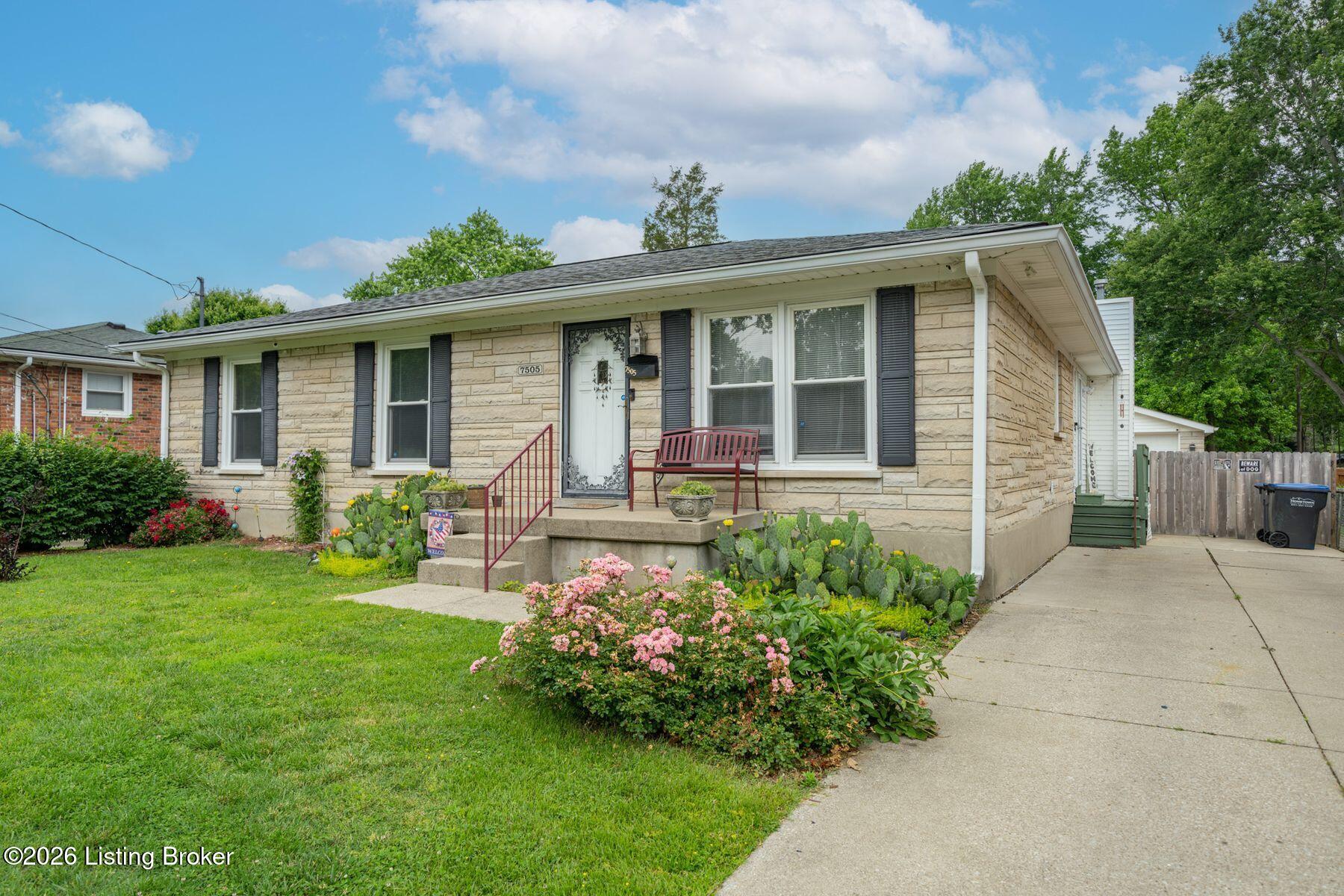 7505 Jamaica Dr — photo