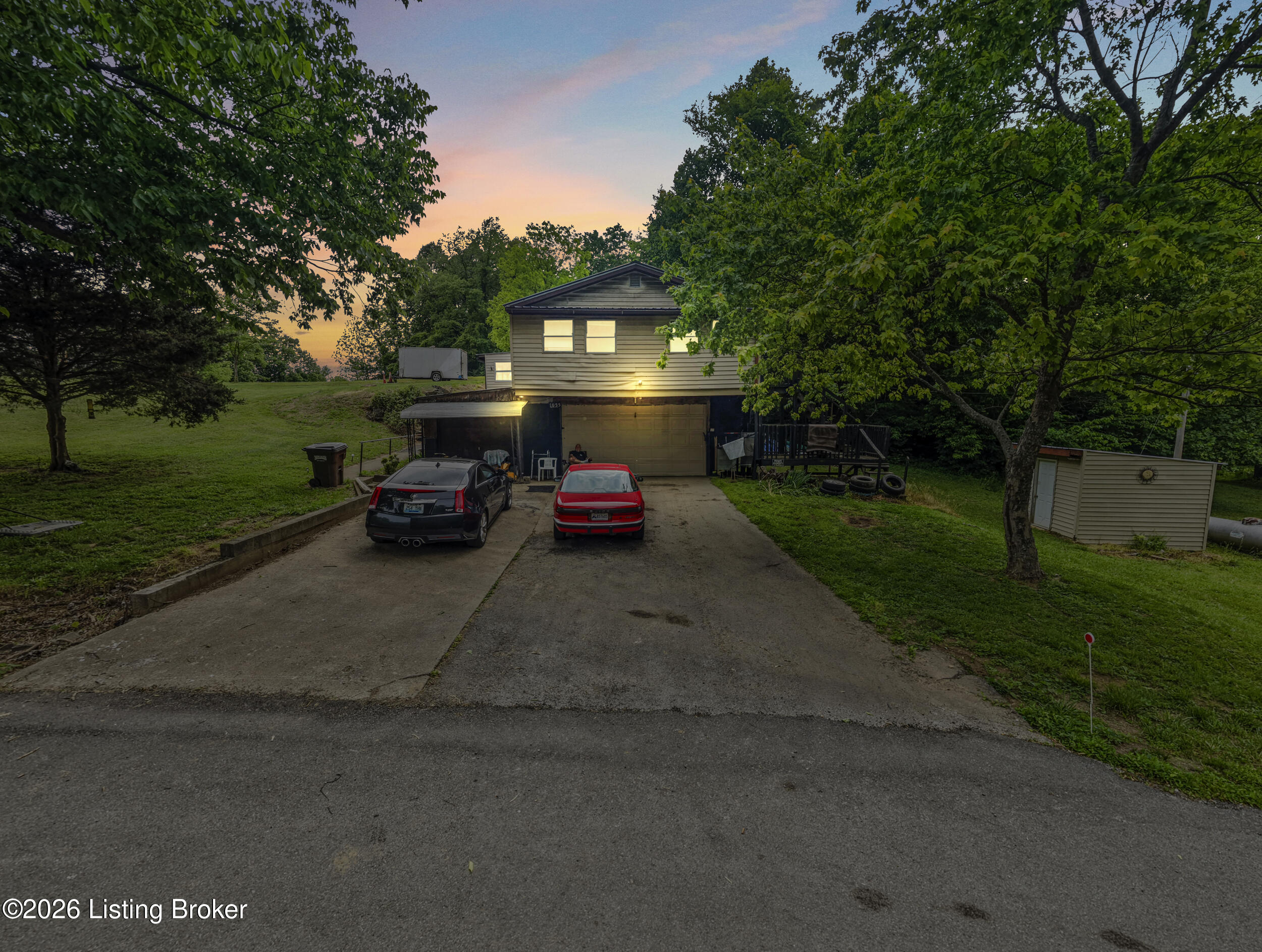 1055 Happy Hollow Rd — photo