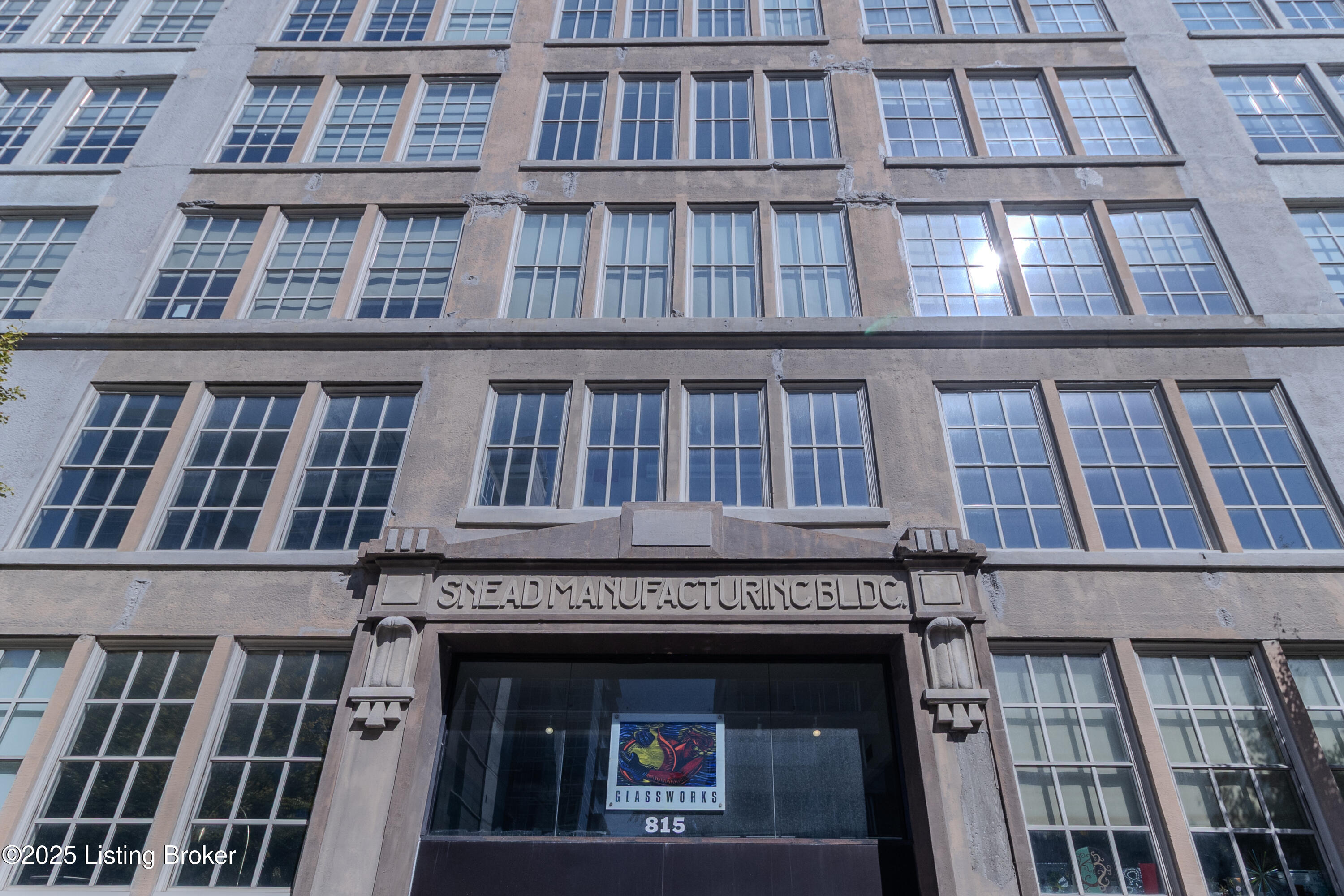 815 W Market St 807 — photo