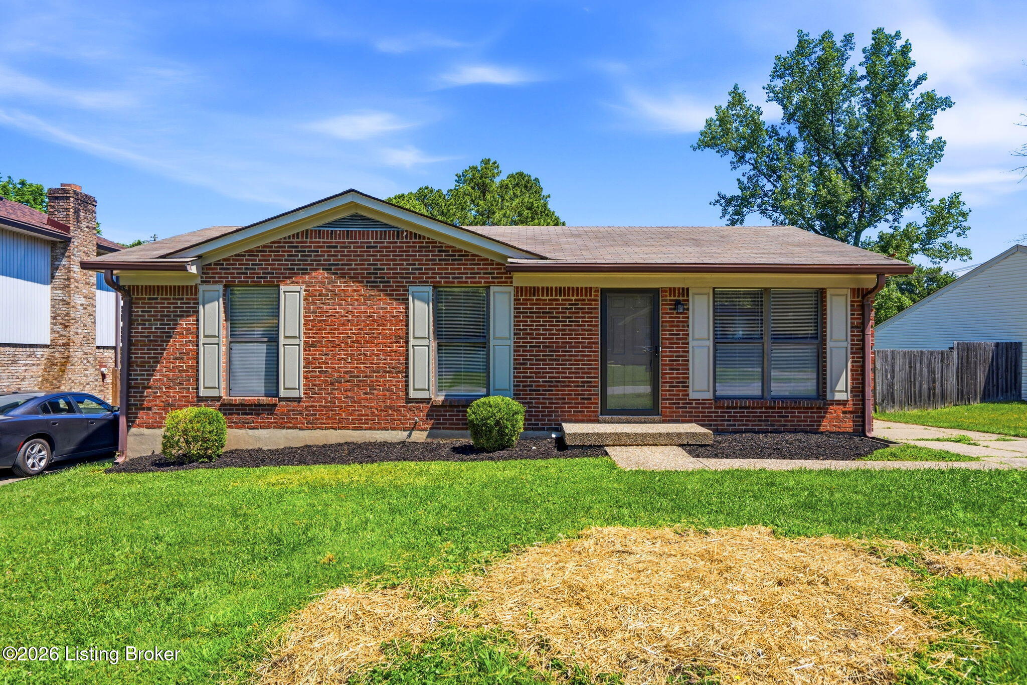 7902 Rochelle Rd, Louisville, KY 40228 — photo 2