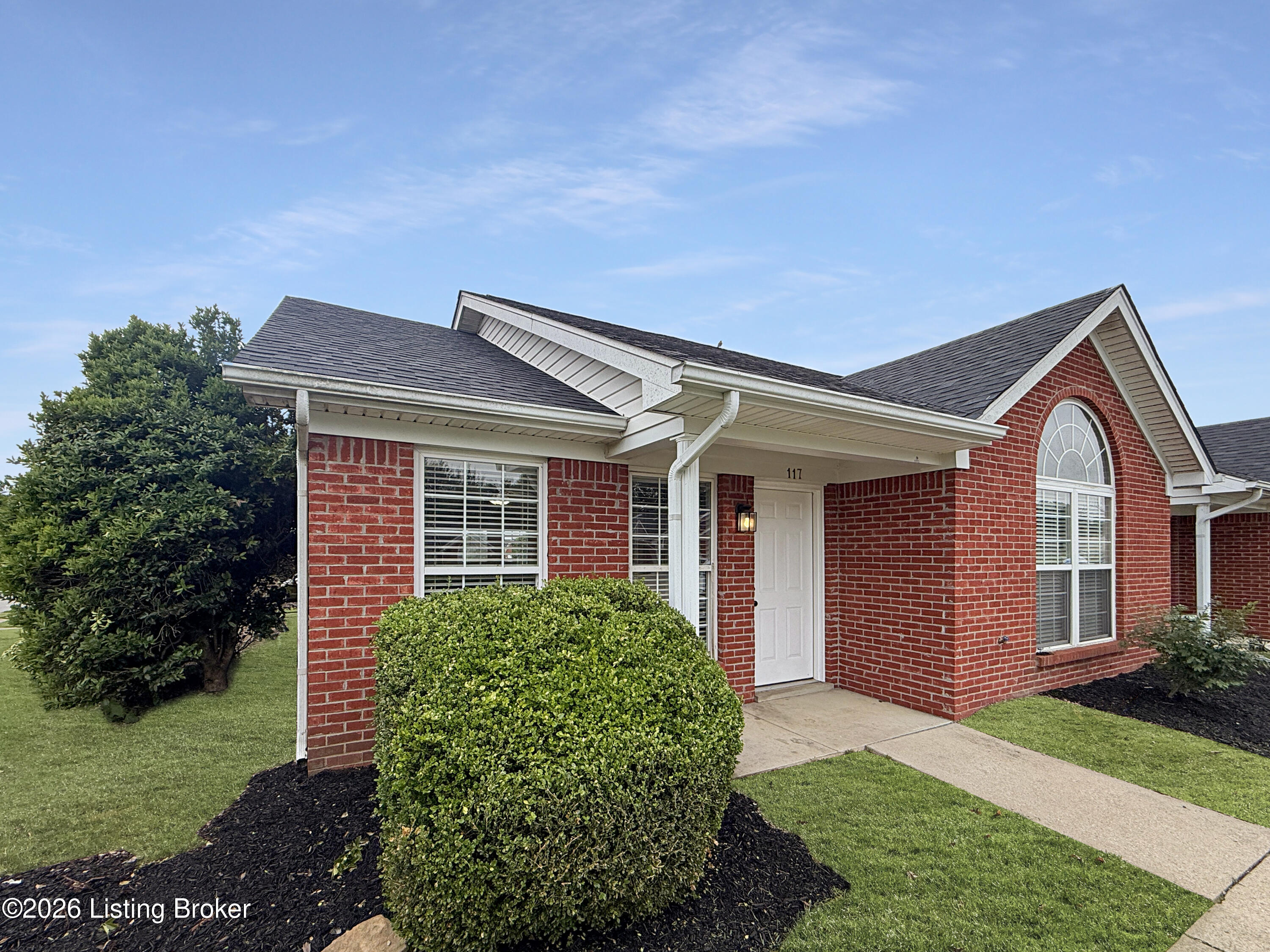 117 Woodlake Ct — photo