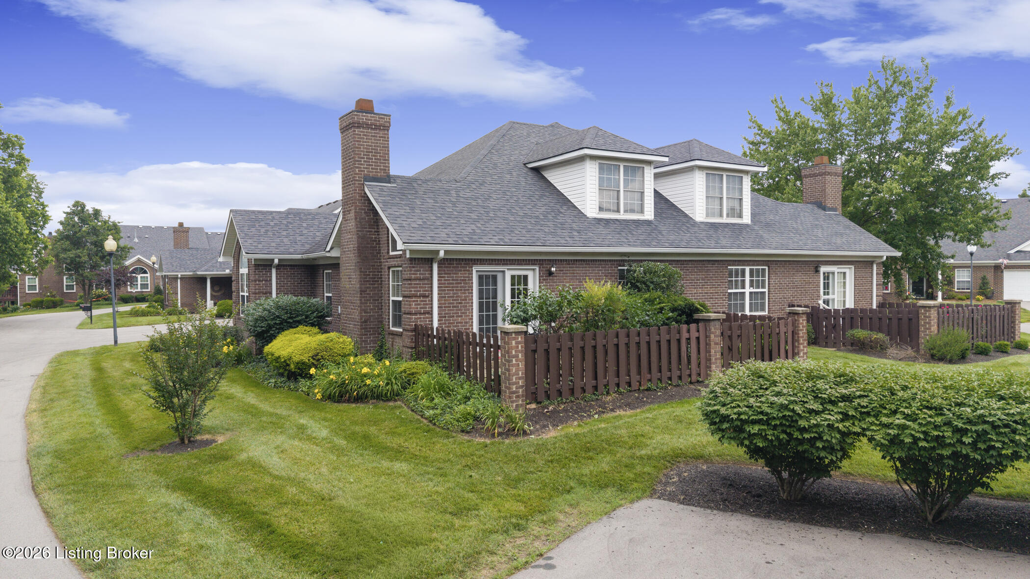 10014 Brownsboro Gardens Cir — photo