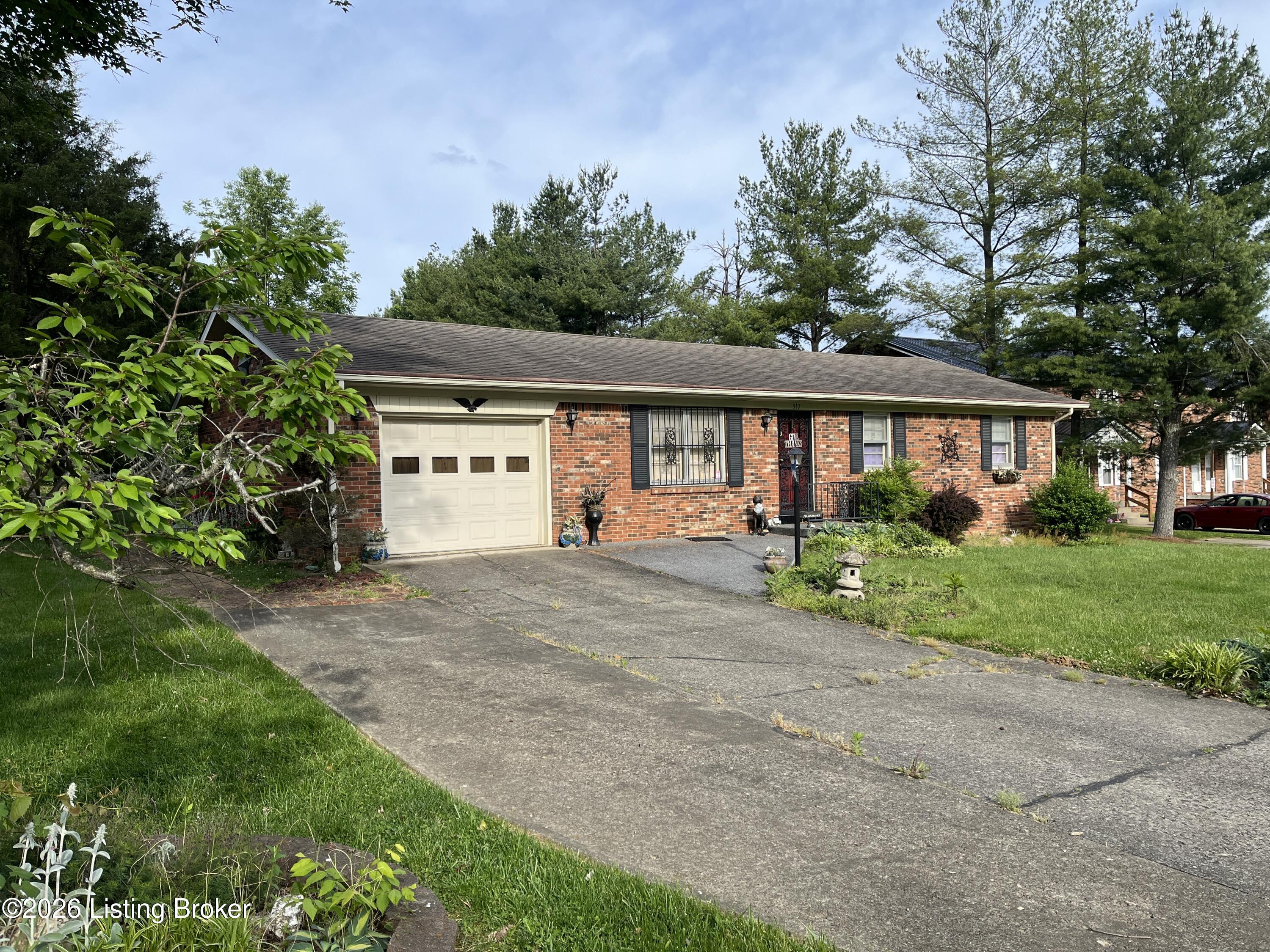 317 Berkley Ct — photo